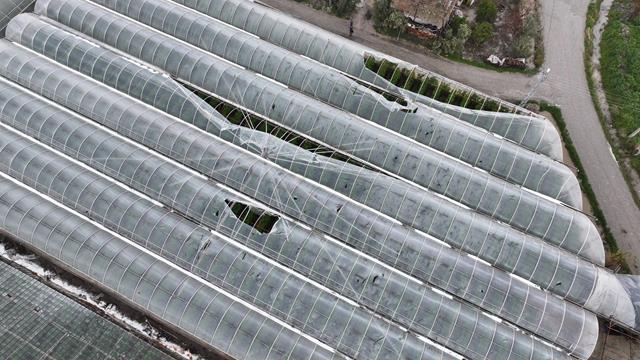 Kumluova’da Hortum, Fırtına Ve Dolu Seraları Vurdu (6) (Copy)