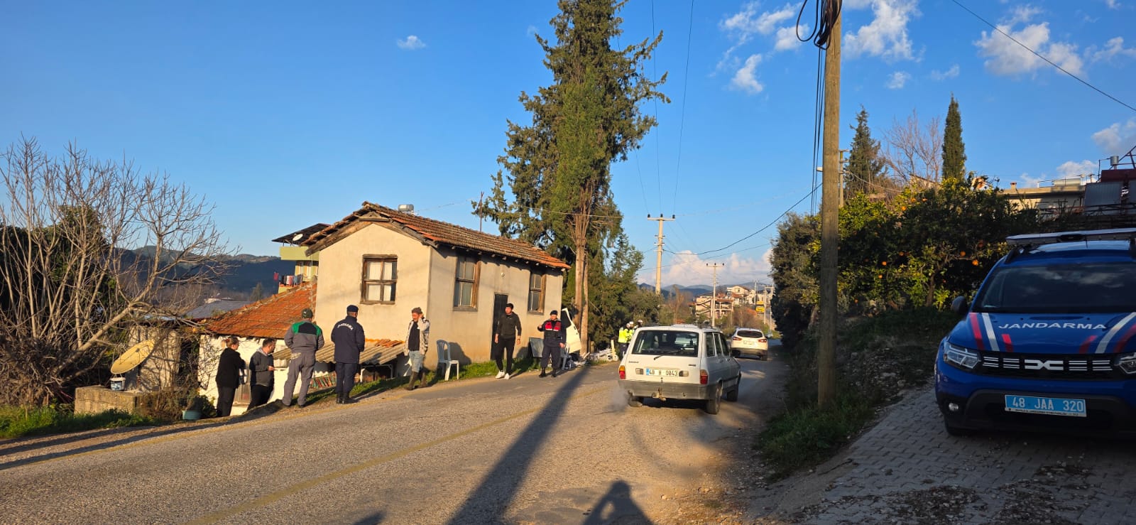 Seydikemer Kamyonet Sürücüsü Hayatını Kaybetti (5)