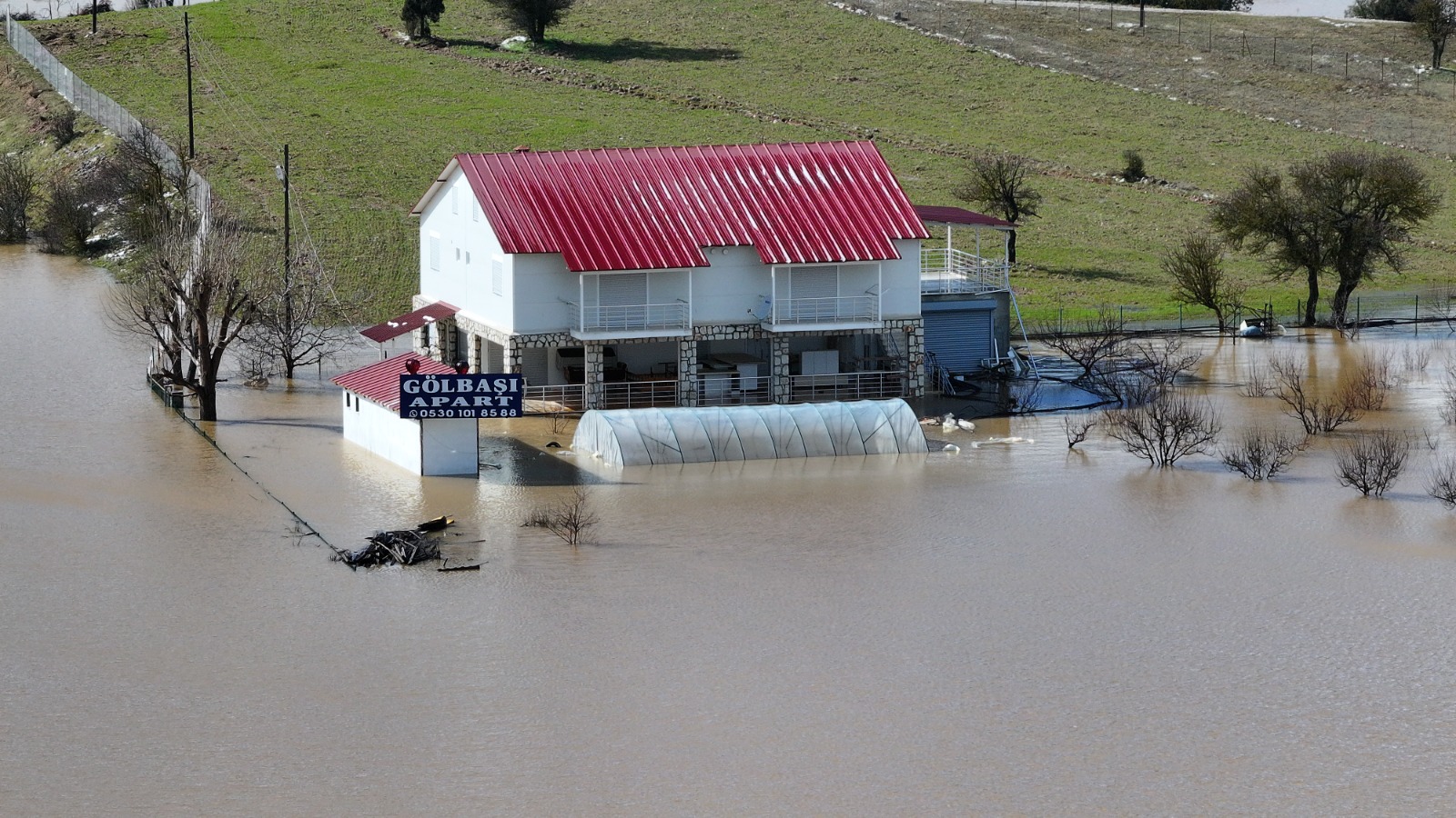 Antalya–Fethiye Karayolunda Su Baskını Ulaşım Kontrollü Sağlandı (8)