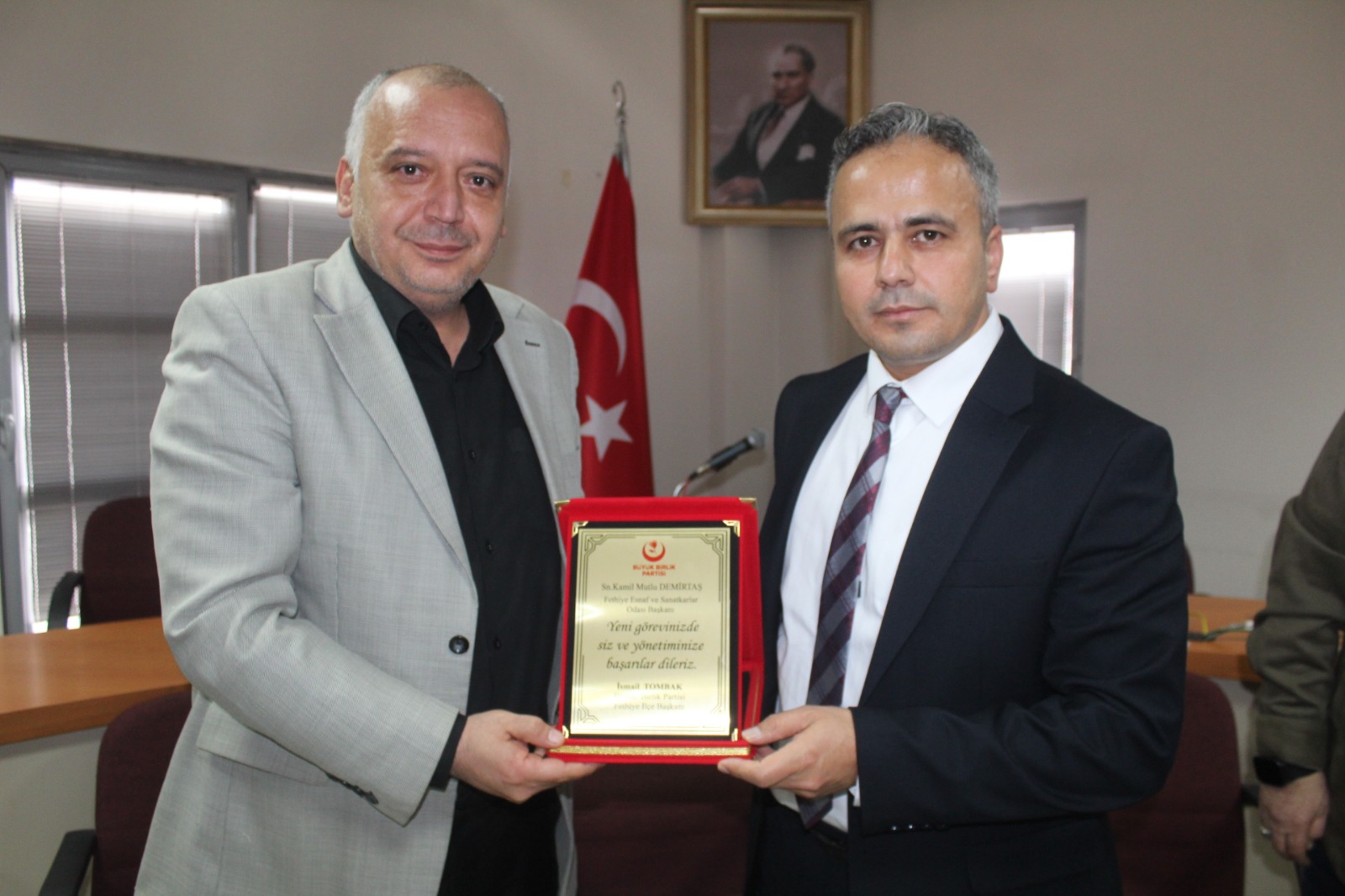 Büyük Bi̇rli̇k Parti̇si̇’nden Esnaf Odasi’na Hayirli Olsun Zi̇yareti̇ (2)