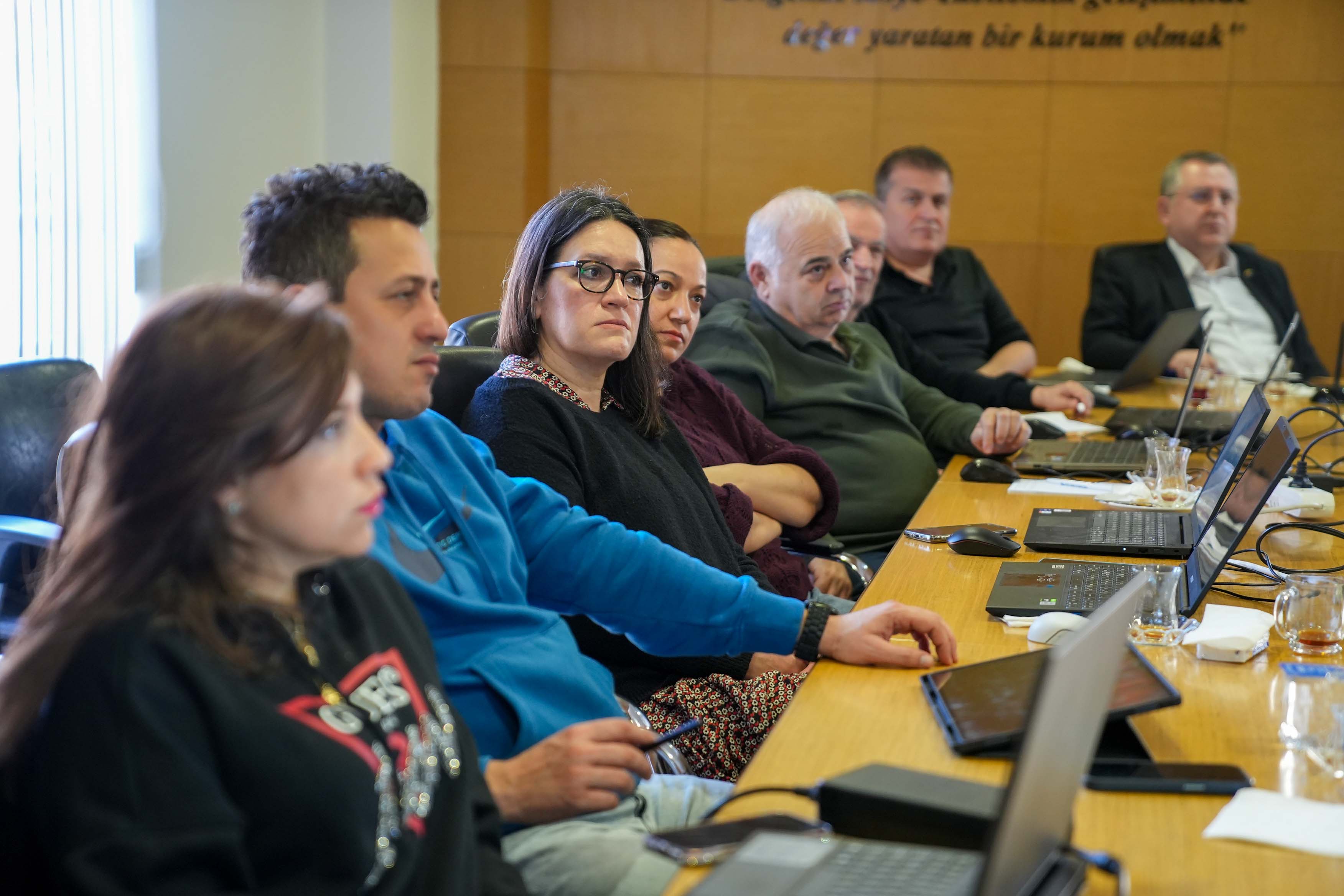 Fethi̇ye Ti̇caret Ve Sanayi̇ Odasi Yöneti̇mi̇ Ve Çalişanlari “Yapay Zeka” Eği̇ti̇mi̇ Aldi