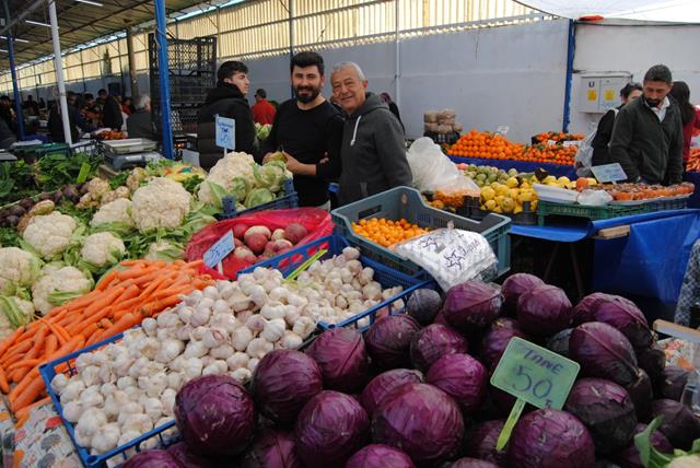 Fethiye’de Yağışlar Ve Soğuk Hava Pazarı Vurdu (24) (Copy)