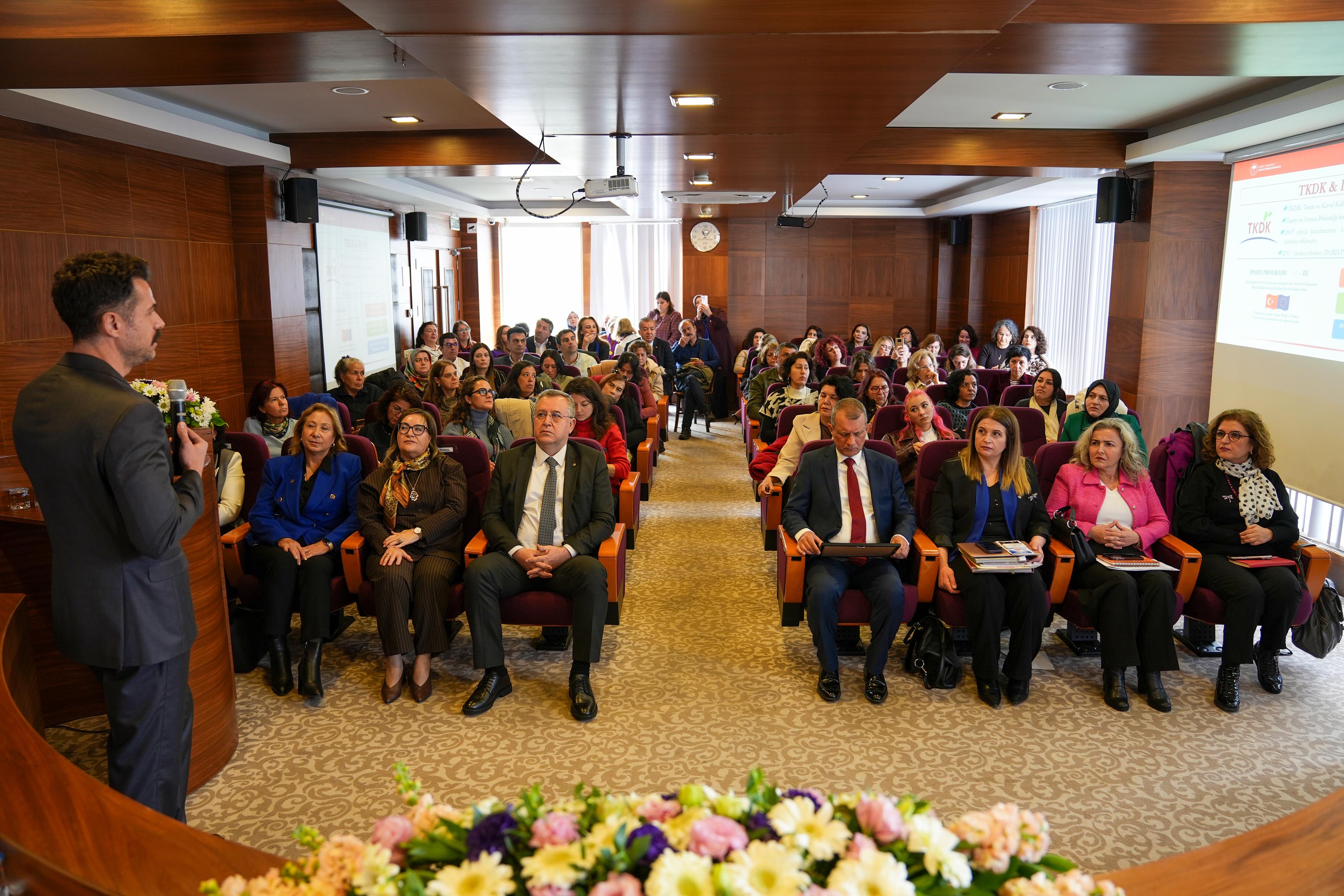 Kadin Üreti̇ci̇ler “Tarimda Kadin Eli̇” Çaliştayin’da Buluştu (8)