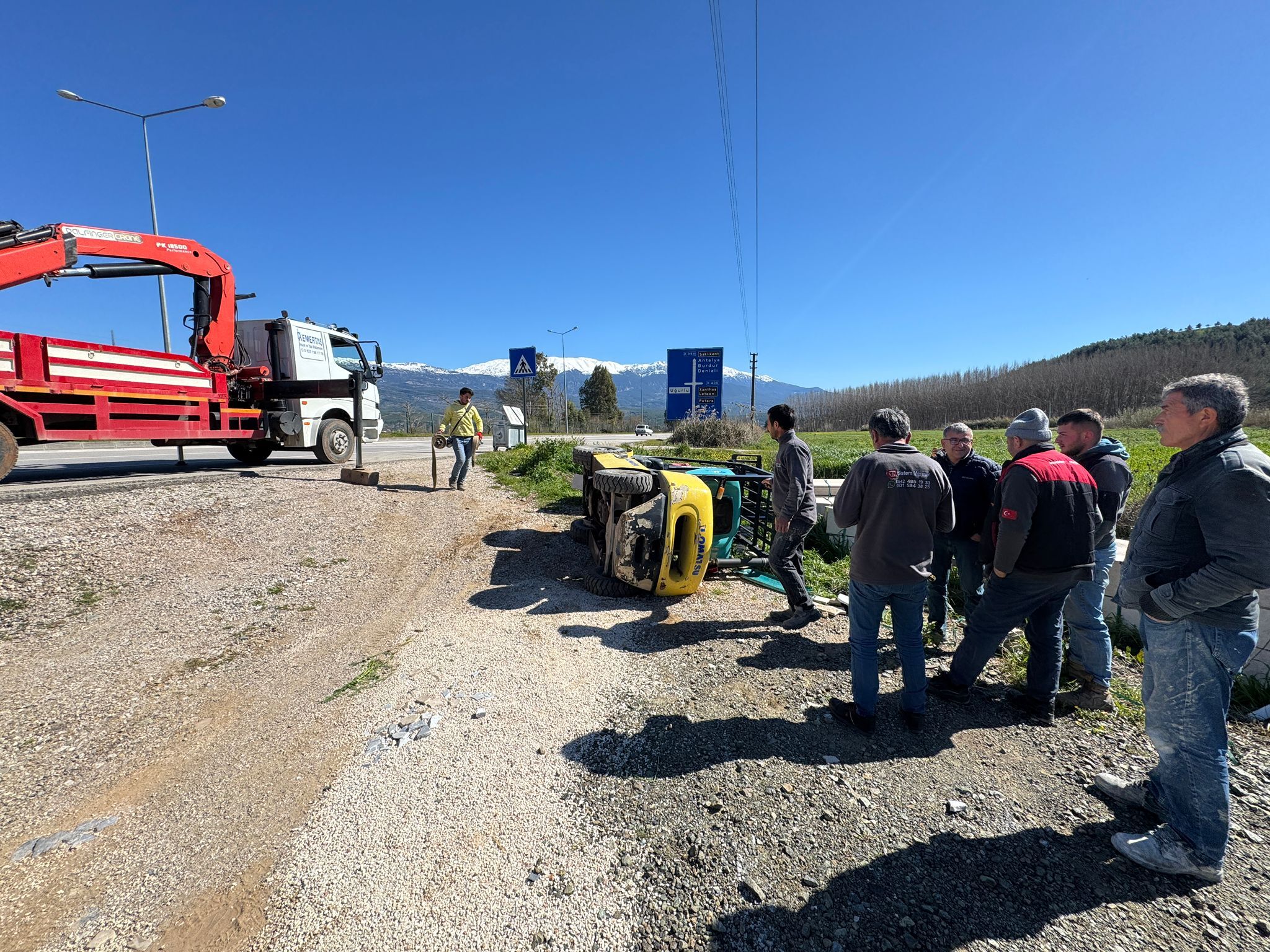 Seydi̇kemer’de Forkli̇ft Devri̇ldi̇ 1 Ki̇şi̇ Ağir Yarali (1)