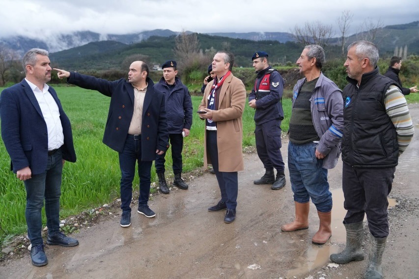 Seydi̇kemer’de Yağiş Sonrasi Hasar Tespi̇ti̇ Eki̇pler Sahada (1)