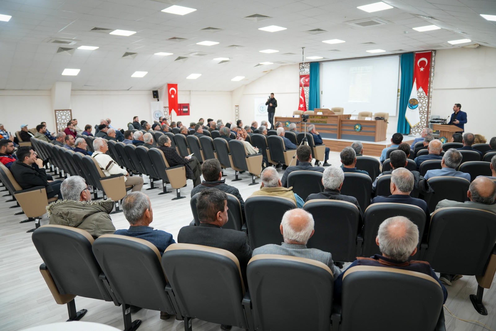 Zeyti̇n Ve Zeyti̇nyaği Üreti̇mi̇nde Üreti̇ci̇ Odakli Yaklaşimlar Paneli̇ Seydi̇kemer’de Yapildi (7)