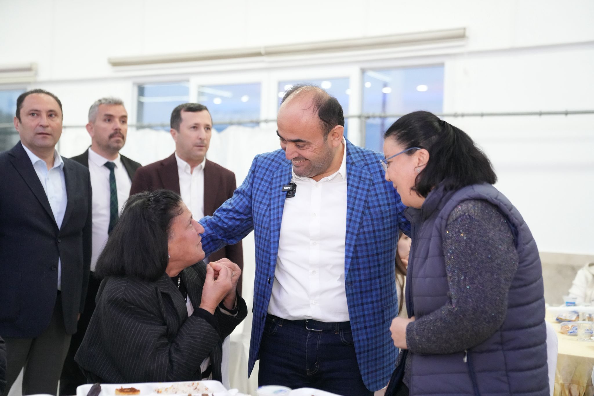 Başkan Akdeni̇zli̇, İftarini Beledi̇ye Personeli̇yle Açti (8)