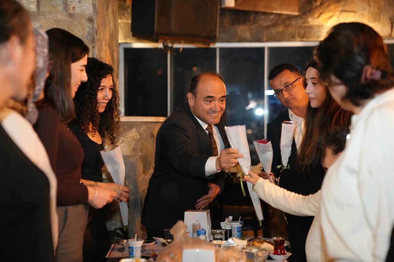 Başkan Akdenizli, Kadın Personeliyle İftarda Buluştu (2)