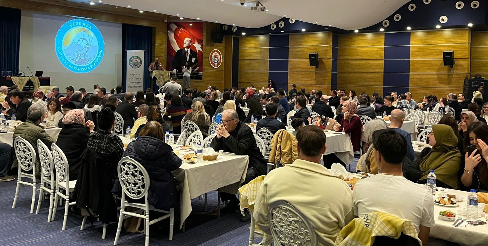 Beşkaza Derneği’nin 7. Geleneksel İftarında Aile Buluşması (10)