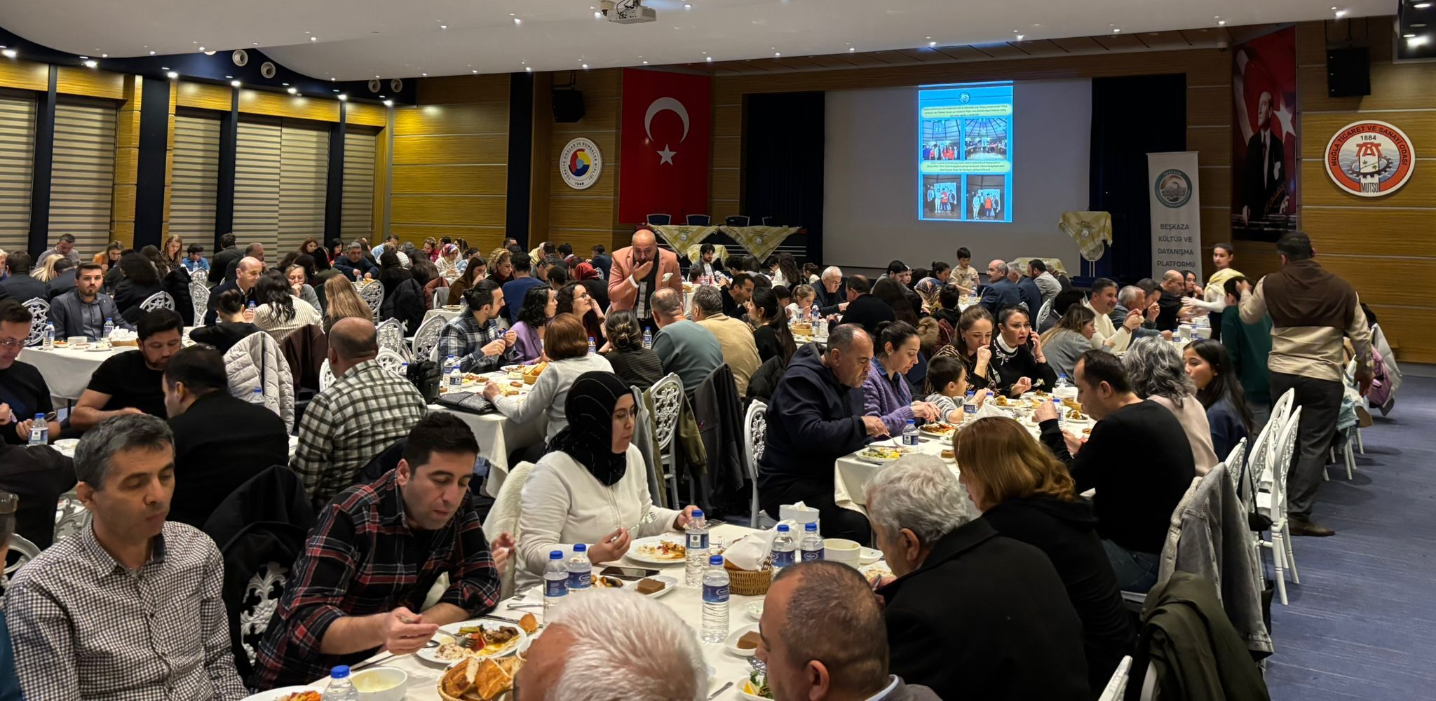 Beşkaza Derneği’nin 7. Geleneksel İftarında Aile Buluşması (7)