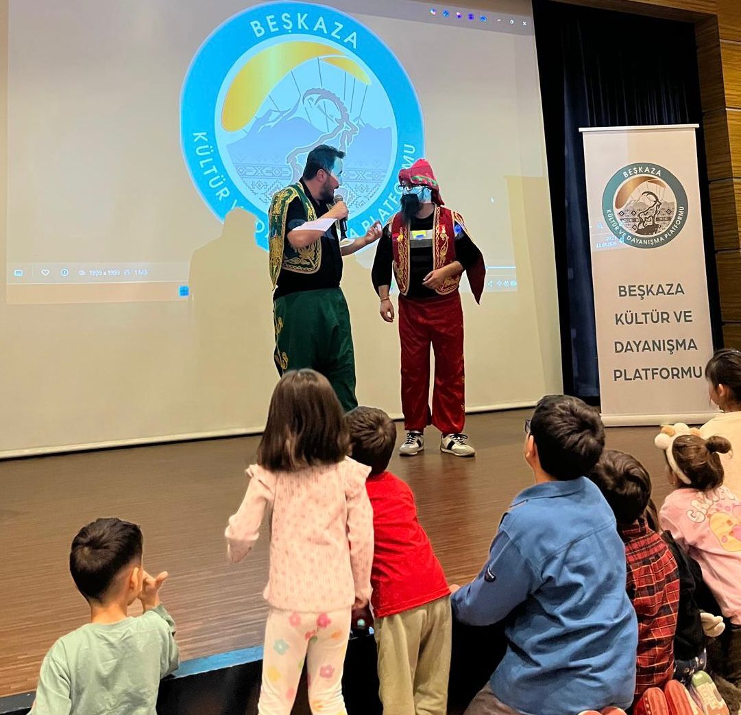 Beşkaza Derneği’nin 7. Geleneksel İftarında Aile Buluşması (9)