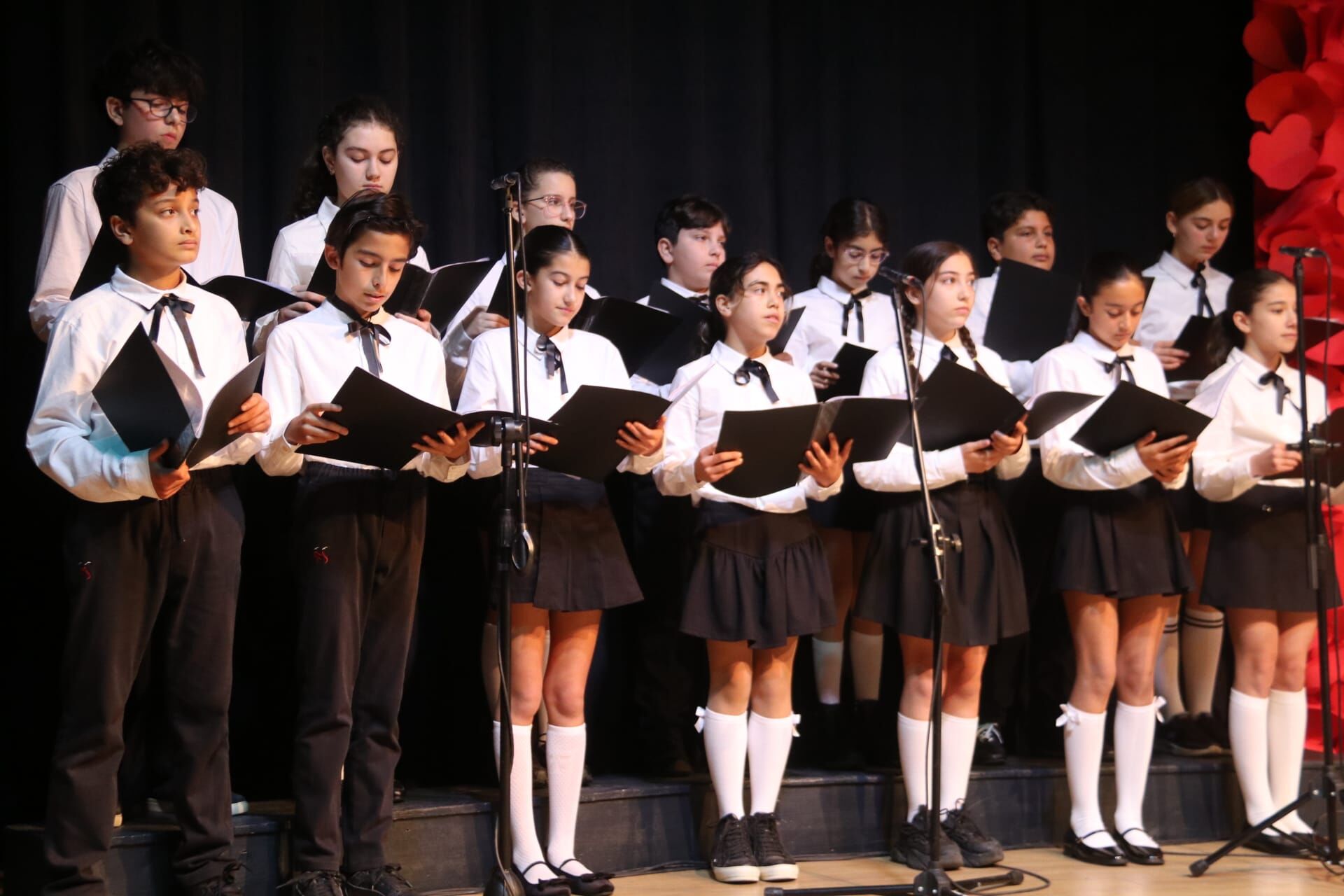 ‘Bir Hürriyet Türküsü’ Duygusal Anlar Yaşattı (16)