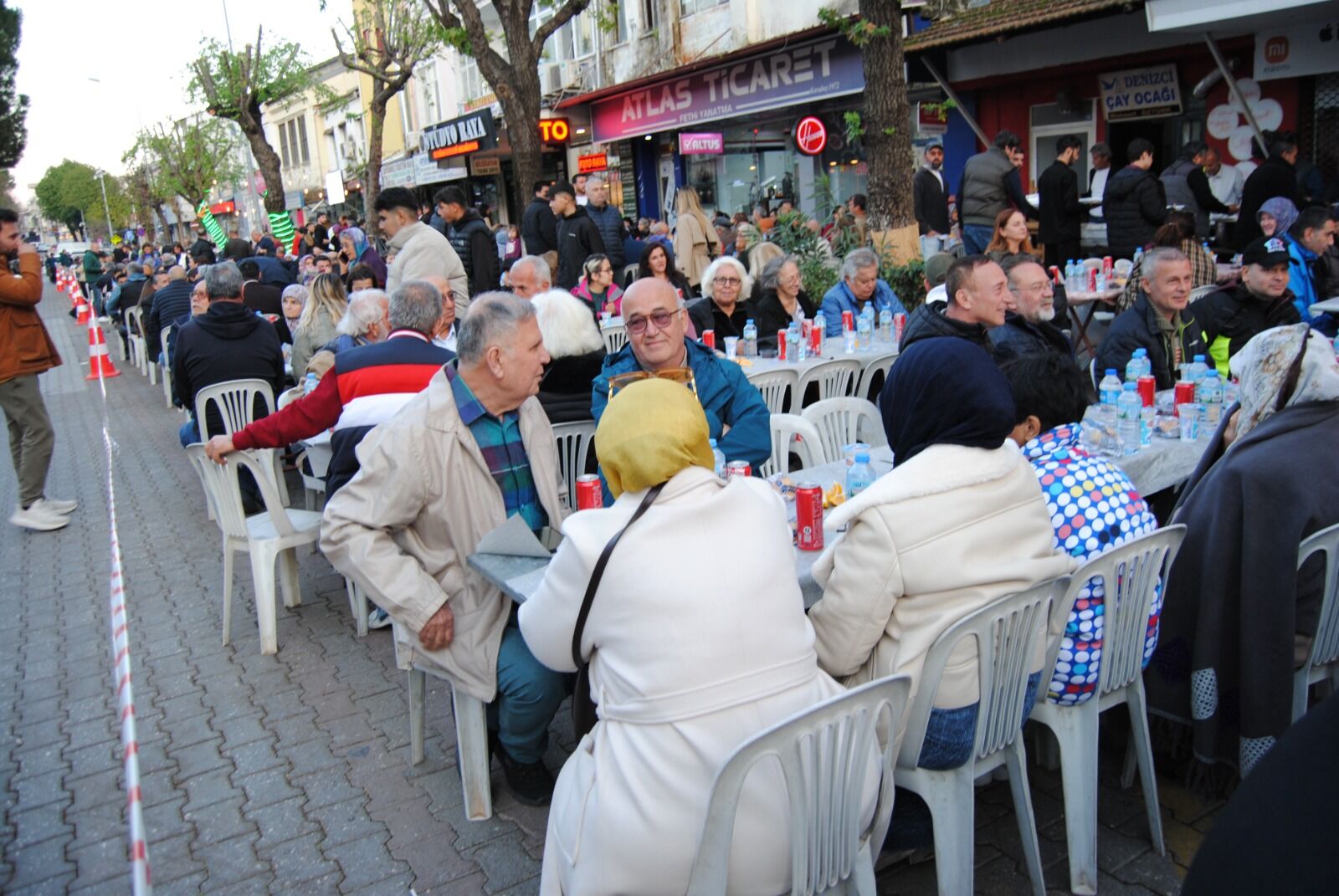 Çarşı’daki Gönül Sofrasına Büyük İlgi Oldu (1)