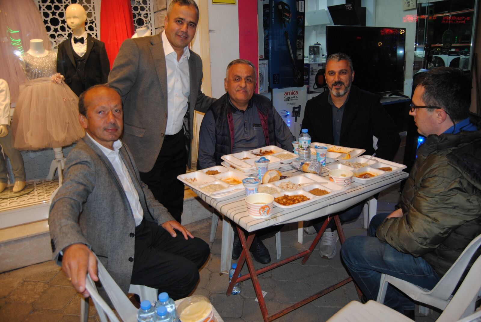 Çarşı’daki Gönül Sofrasına Büyük İlgi Oldu (17)