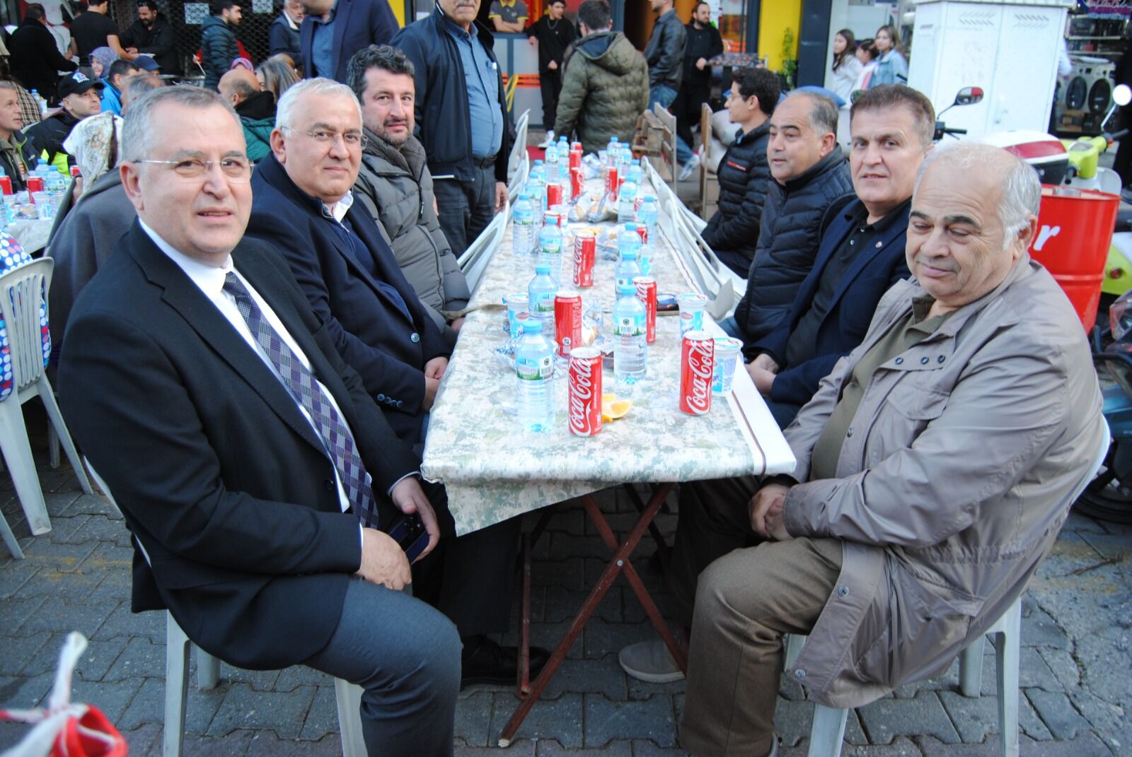 Çarşı’daki Gönül Sofrasına Büyük İlgi Oldu (2)