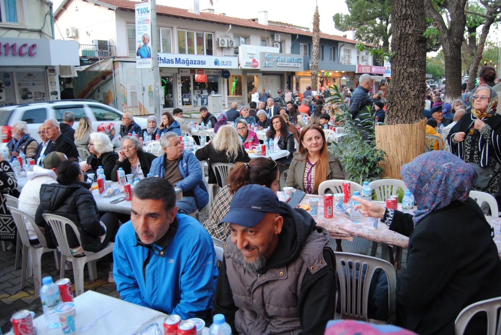 Çarşı’daki Gönül Sofrasına Büyük İlgi Oldu (6)
