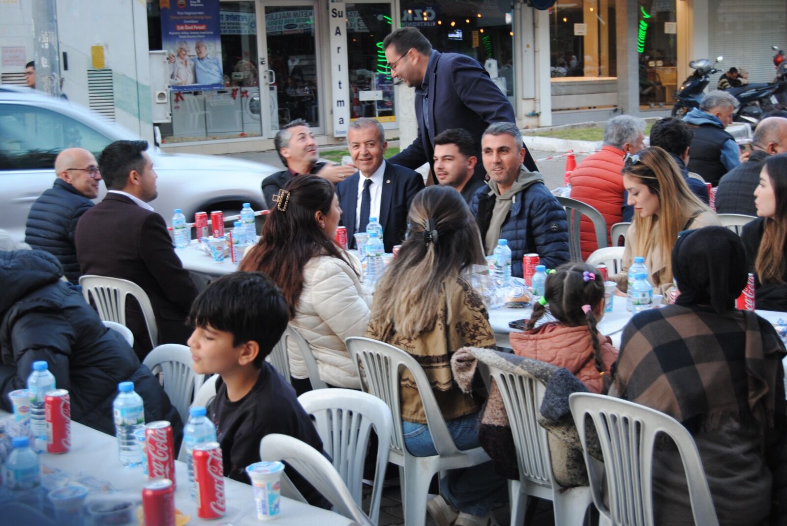 Çarşı’daki Gönül Sofrasına Büyük İlgi Oldu (7)