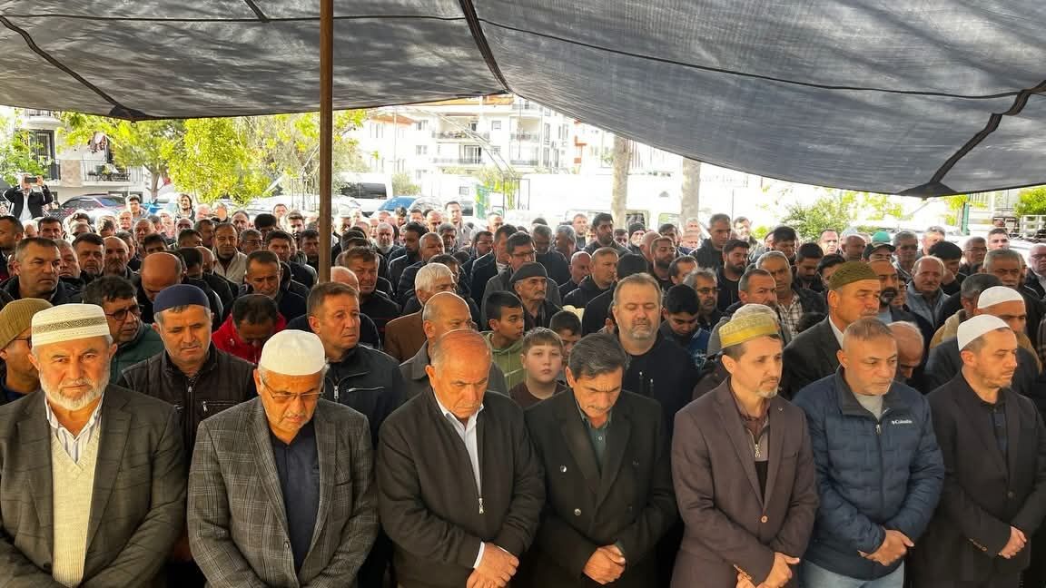 Çaya Düşüp Boğulan Din Görevlisi, Dualarla Toprağa Verildi (1)