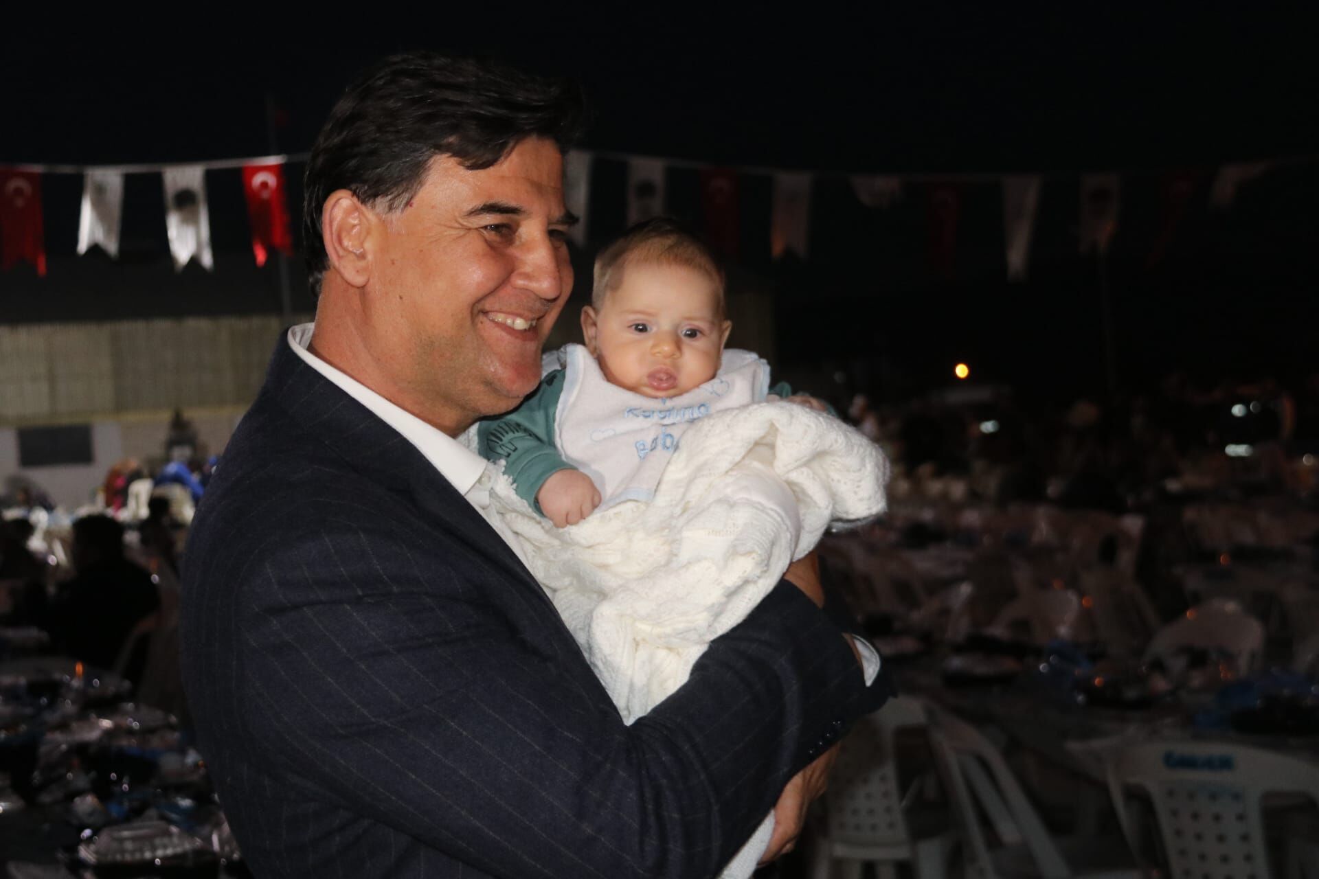 Esenköy’de Büyükşehir Belediyesinin İftar Sofrasında Yoğun Katılım (1)