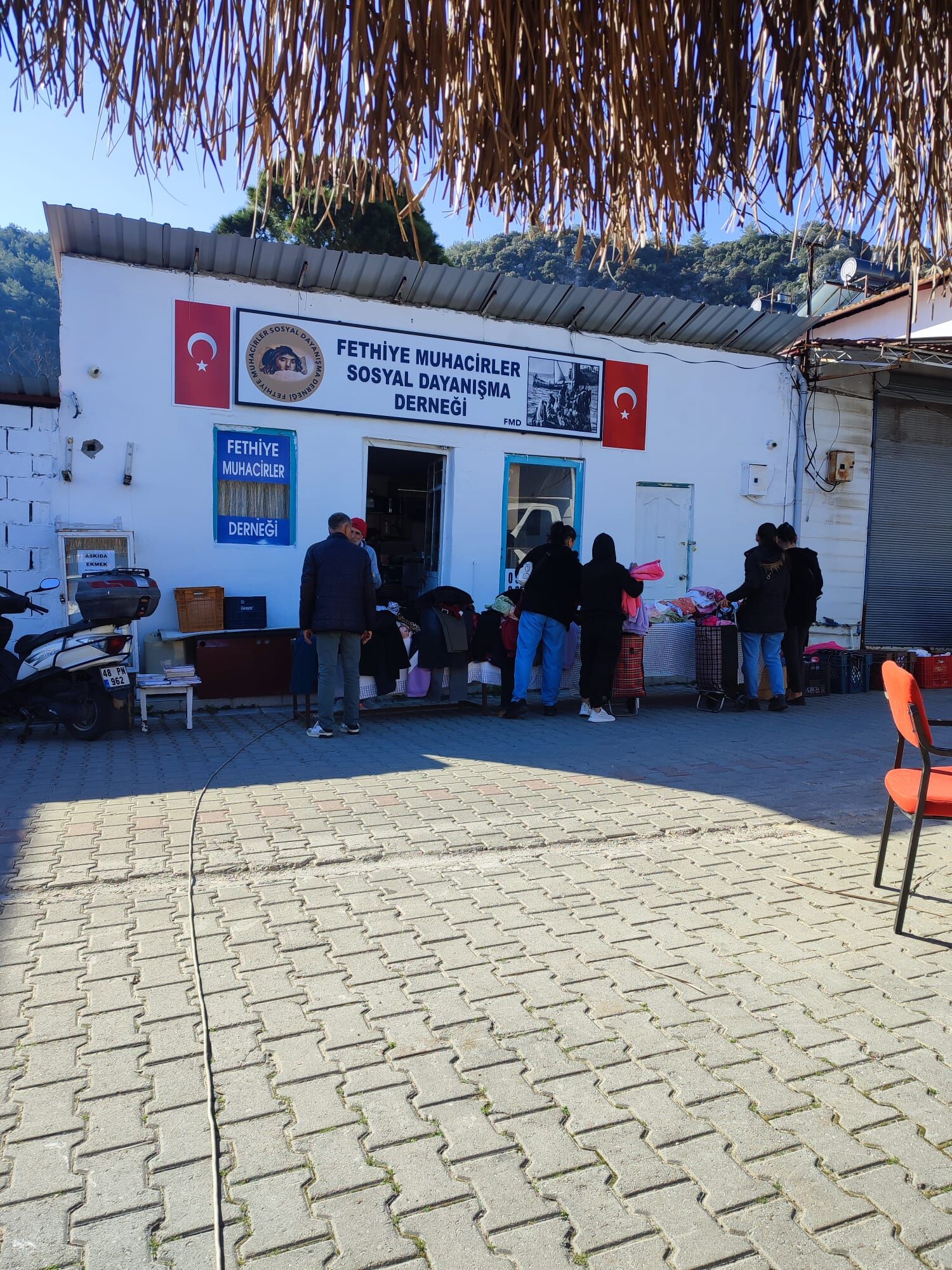 Fethiye Muhacirler Derneği’nden Üyelerine Giysi Desteği (1)