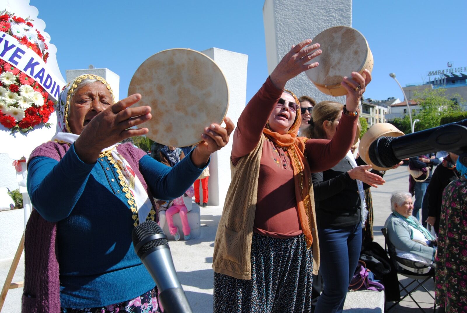 Fethiye’de Delbek Eşliğinde Bol Bol Oynadılar (7)