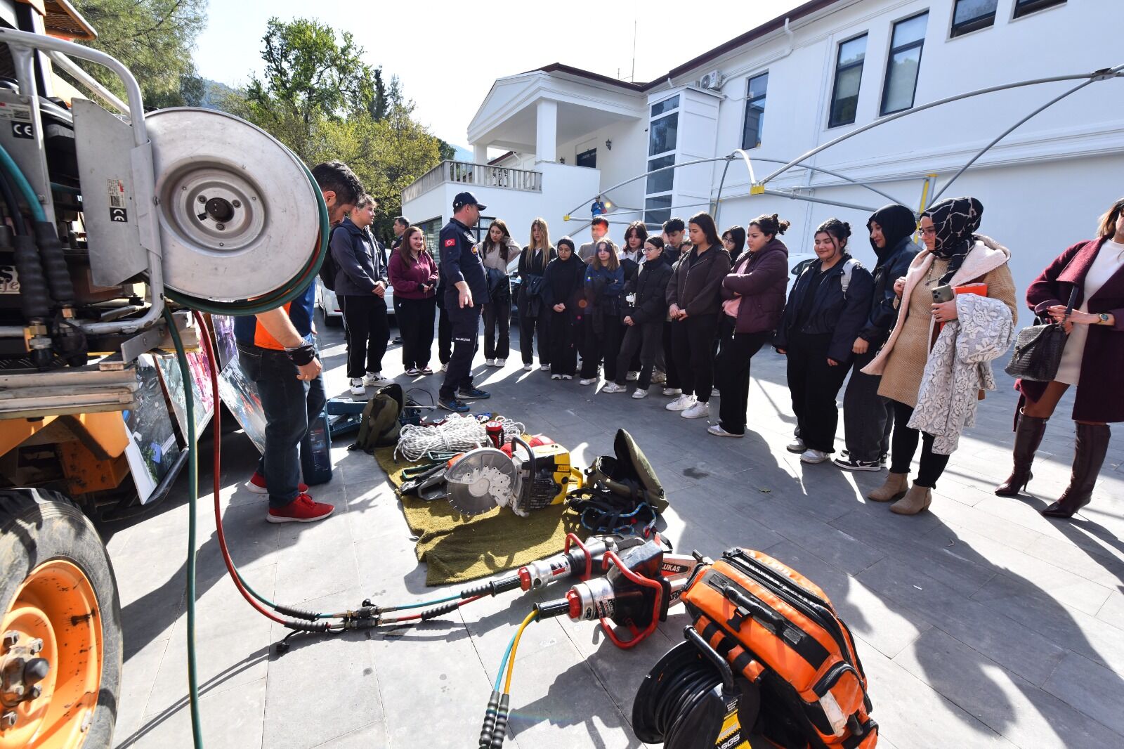 Fethi̇ye’de Deprem Eği̇ti̇mleri̇ Sürüyor (2)
