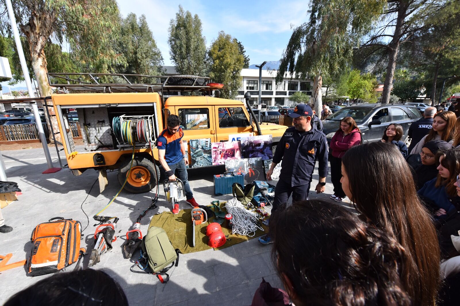 Fethi̇ye’de Deprem Eği̇ti̇mleri̇ Sürüyor (4)