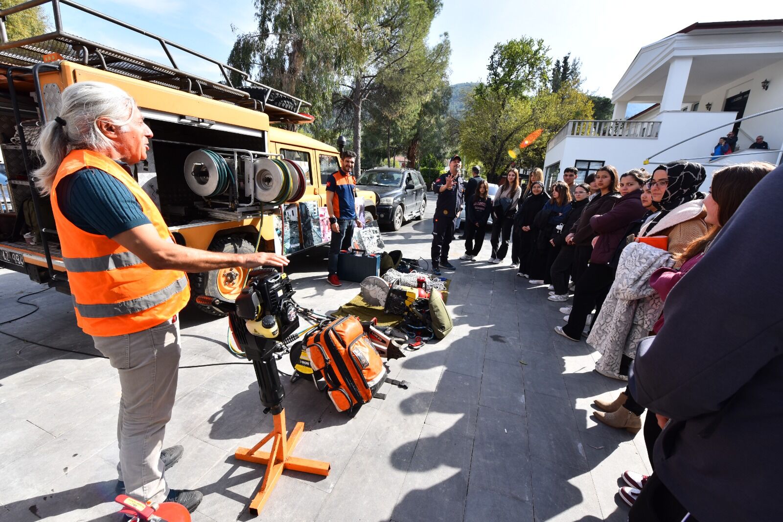 Fethi̇ye’de Deprem Eği̇ti̇mleri̇ Sürüyor (8)