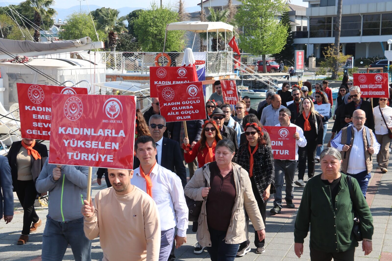 Fethiye’de Dünya Kadınlar Günü Yürüyüşü Gerçekleştirildi (9)
