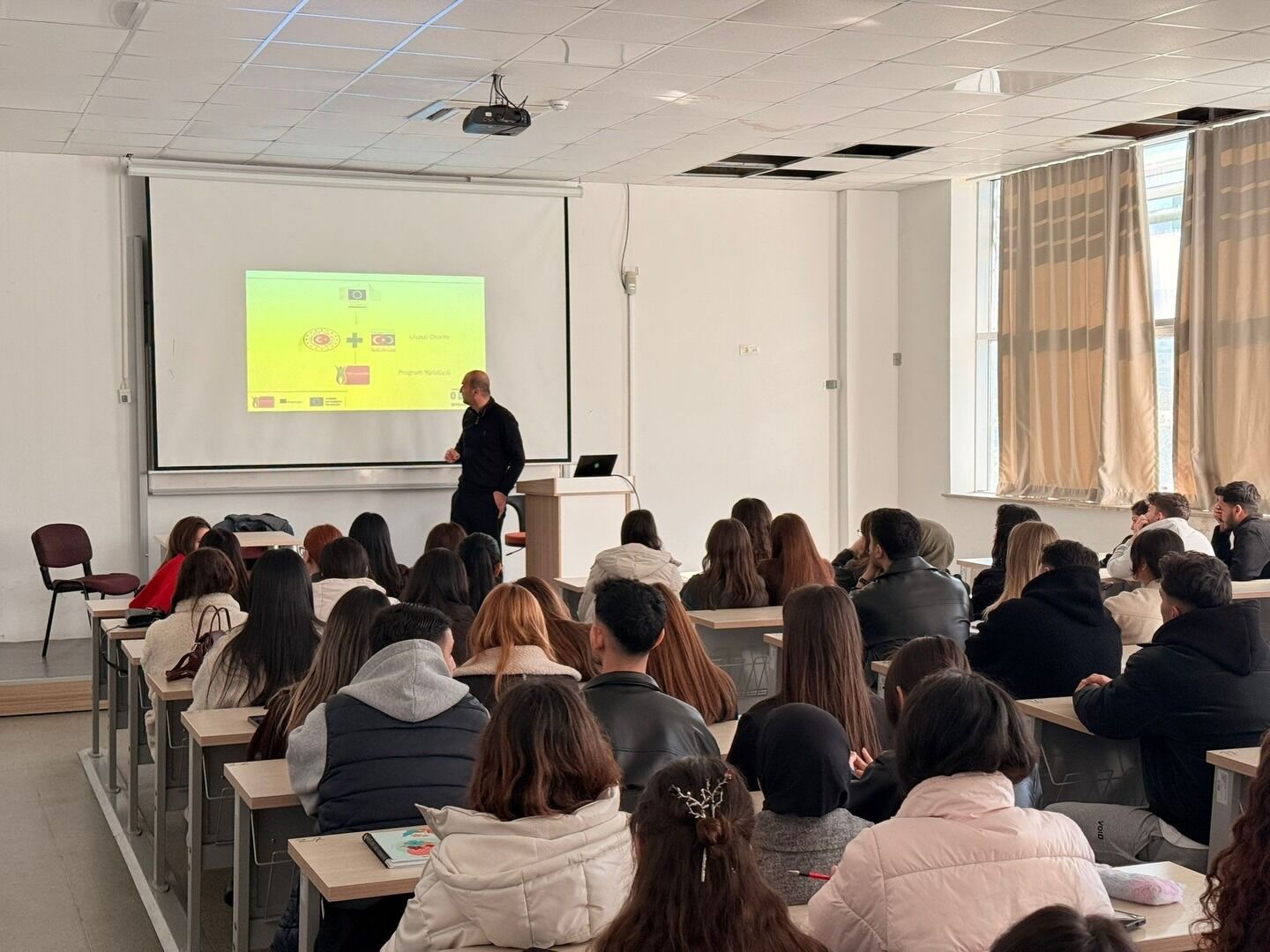 Fethiye’de Gençlere Erasmus Bilgilendirmesi (4)