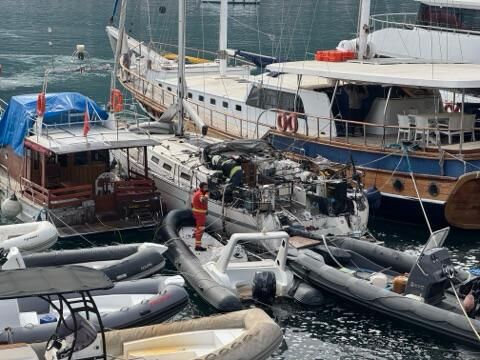 Fethiye’de Göçmen Kaçakçılığı Yapılan Tekne Yandı (10)