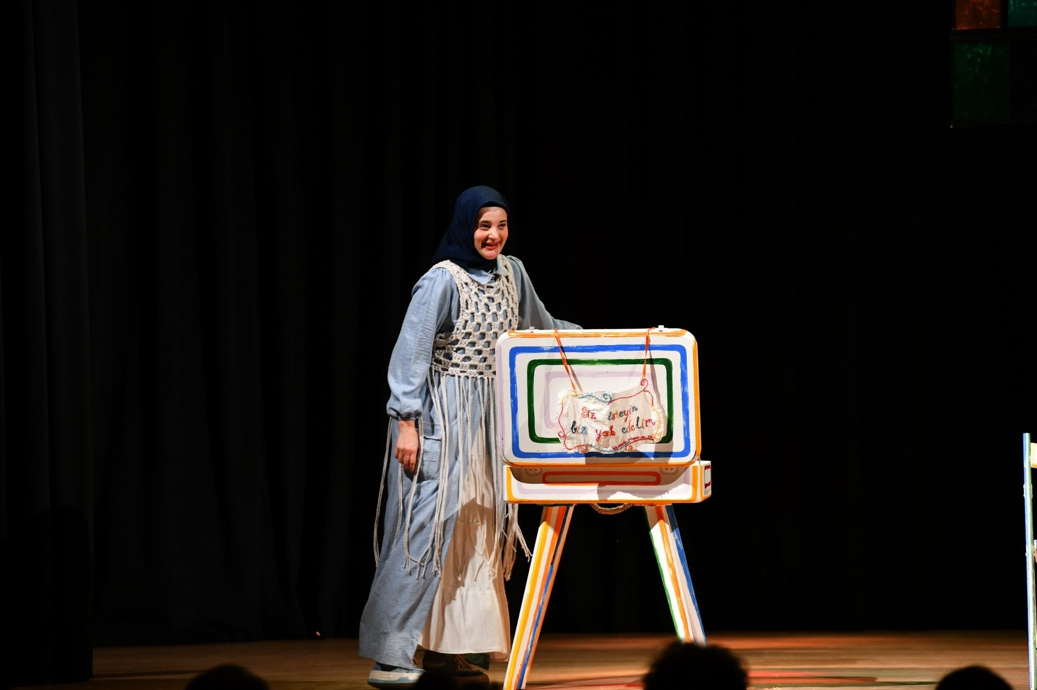 Fethi̇ye’de Kadin Oyunlari Festi̇vali̇’nde “Gözbağci” Sahnelendi̇ 3