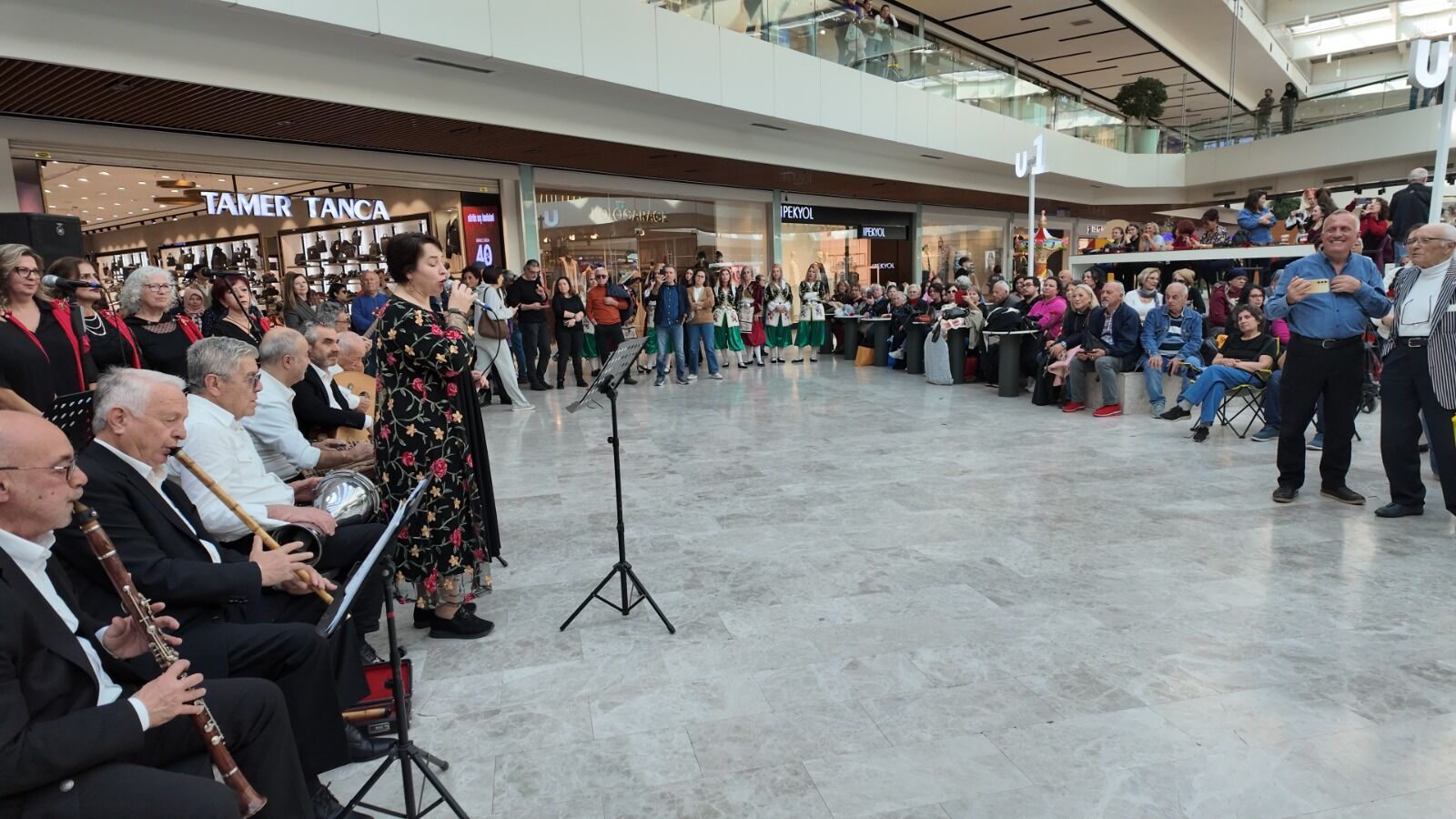 Fethiye’de Kadınlar Günü’ne Özel Müzik Dinletisi (7)