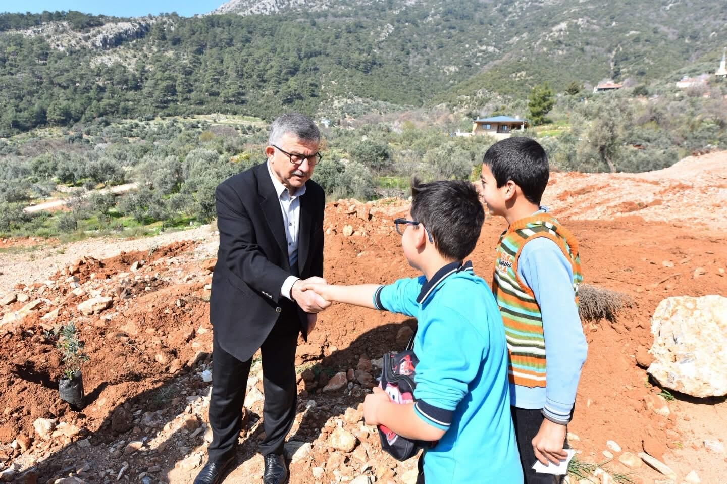 Fethiye’de Öğrencilerle Ağaç Dikim Etkinliği Gerçekleştirildi (3)