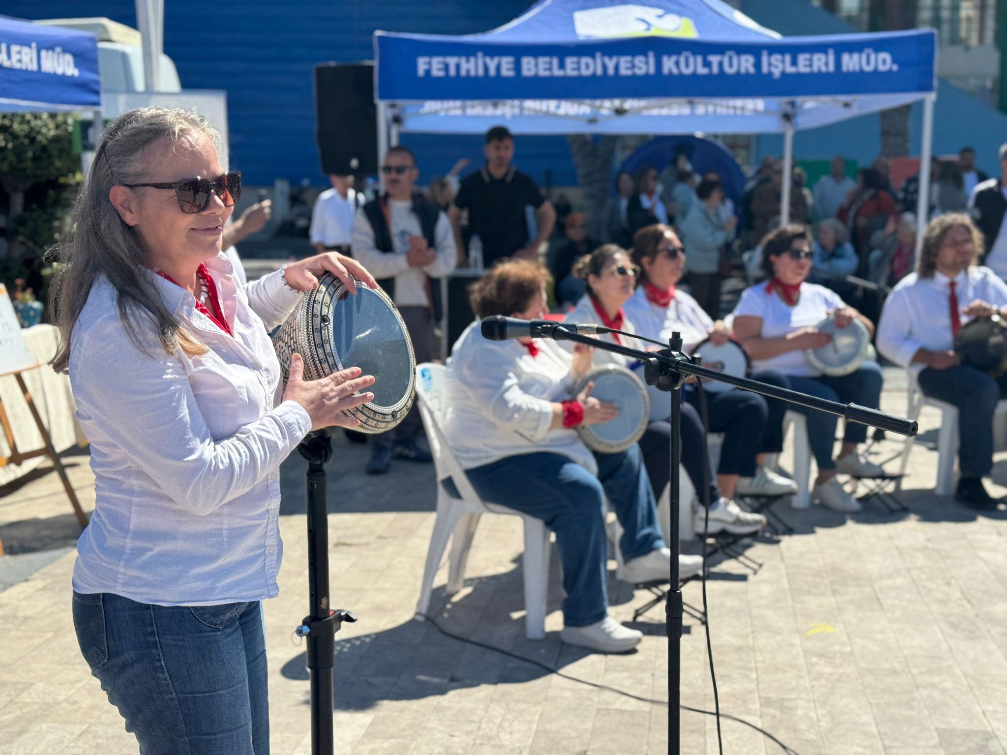 Fethi̇ye’de Yaşlilara Saygi Haftasi Etki̇nli̇ği̇ Renkli̇ Görüntülere Sahne Oldu (11)