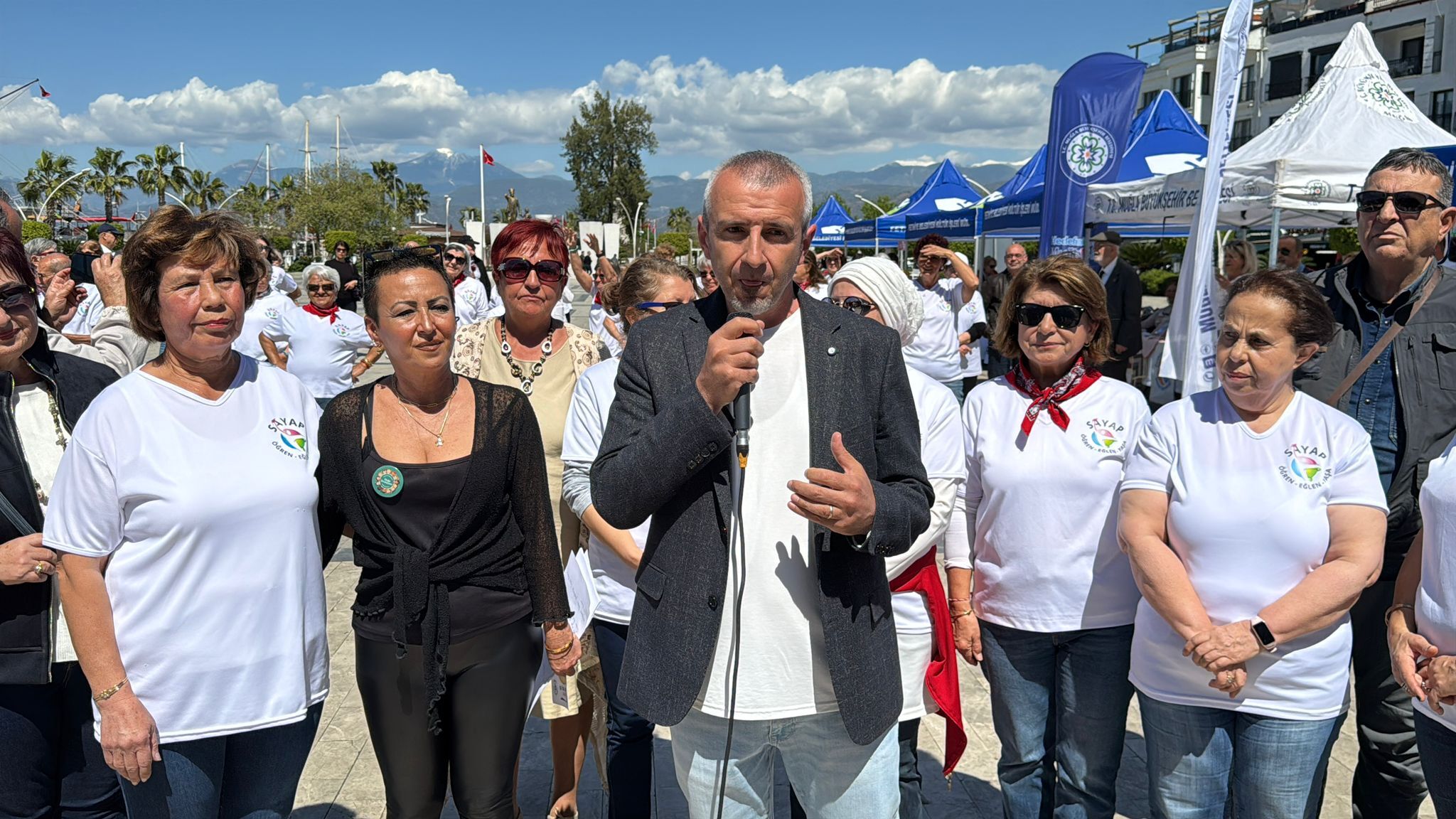 Fethi̇ye’de Yaşlilara Saygi Haftasi Etki̇nli̇ği̇ Renkli̇ Görüntülere Sahne Oldu (8)