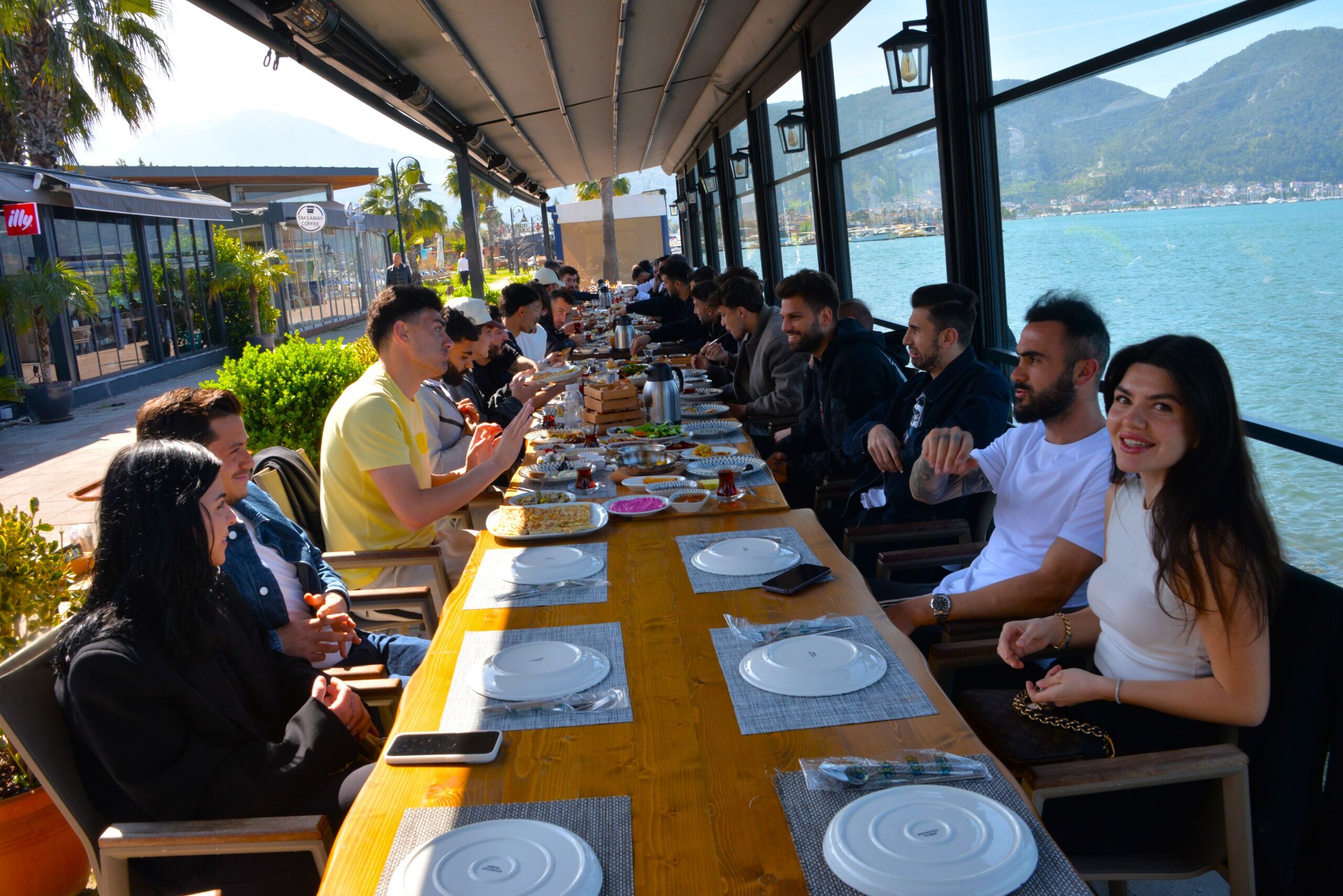 Fethiyespor, Lideri Devirmek İstiyor (9)