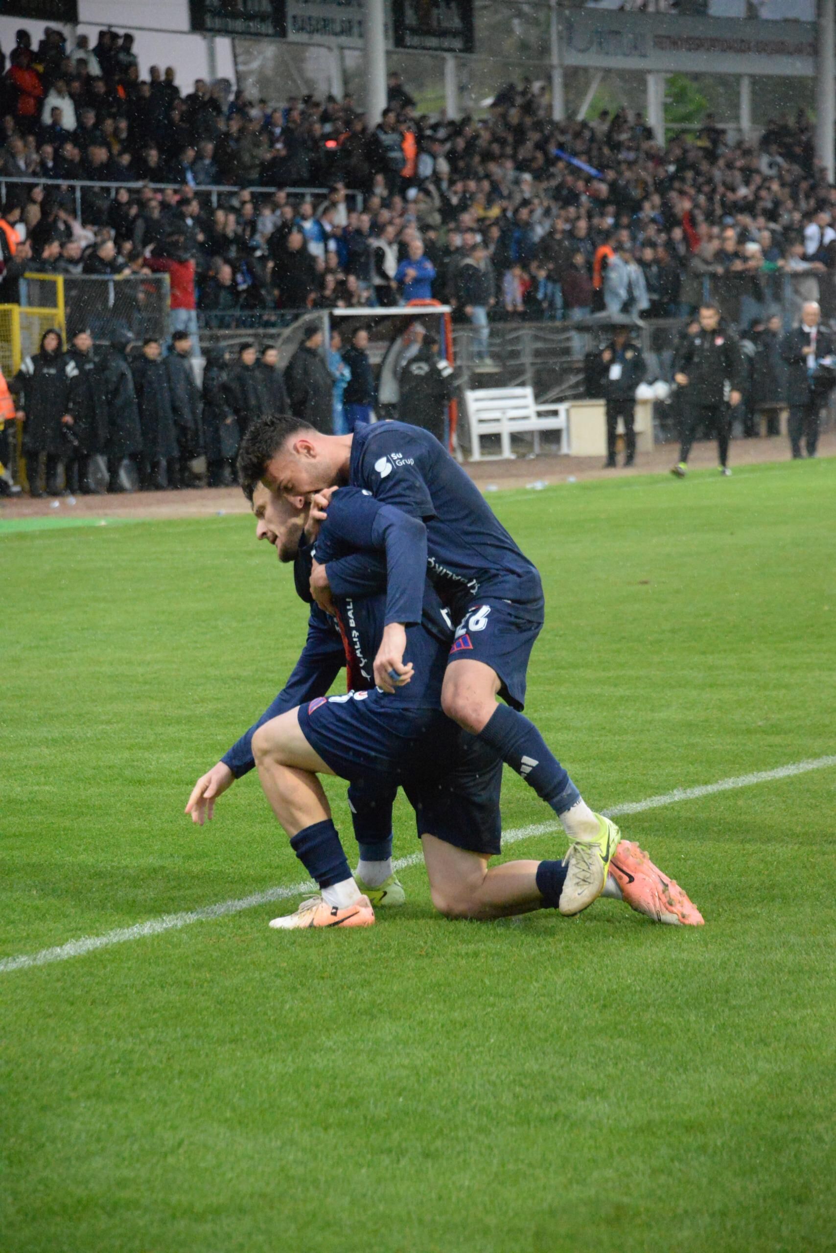 Fethiyespor, Taraftarlarını Mutlu Etti (11)