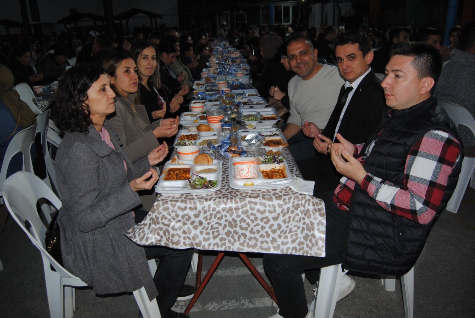 Gazi İlkokulu’nun İftar Yemeği’ne Büyük İlgi (12)