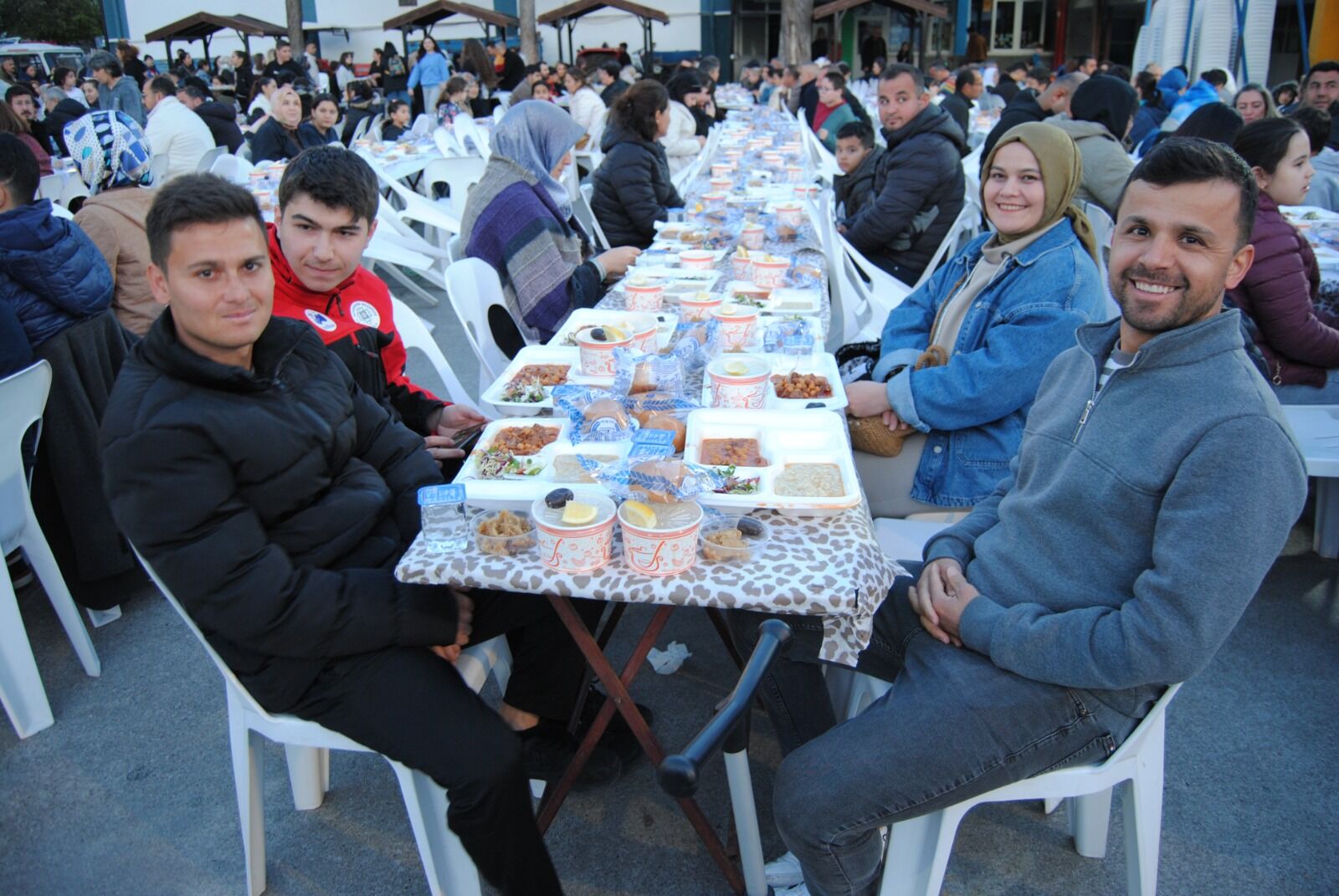Gazi İlkokulu’nun İftar Yemeği’ne Büyük İlgi (4)