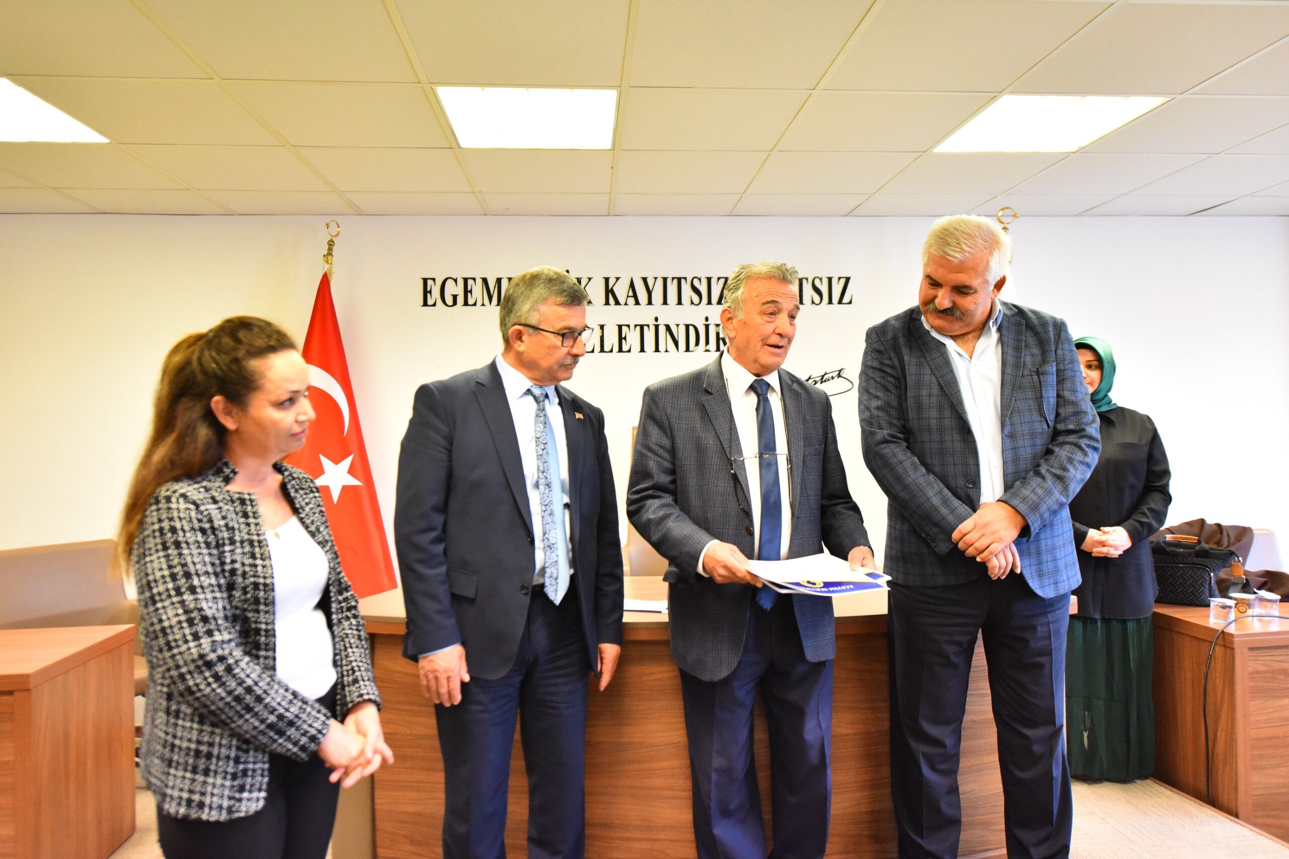 İşaret Di̇li̇ Kursu Serti̇fi̇kalari Tesli̇m Edi̇ldi̇ (1)