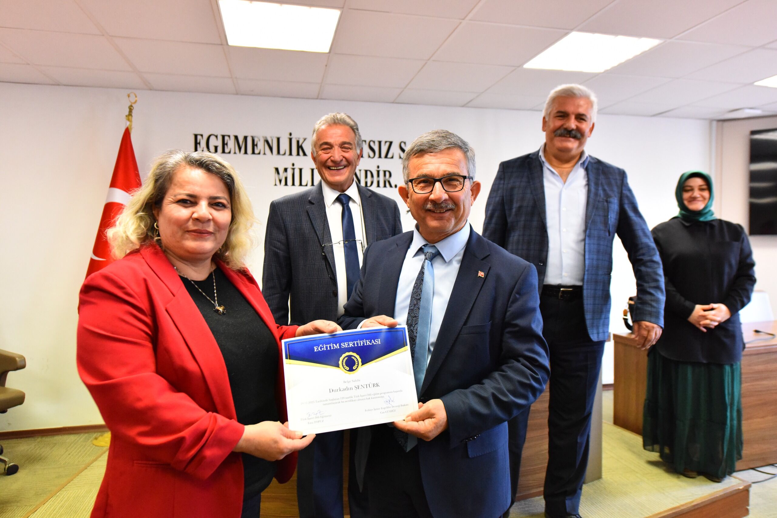 İşaret Di̇li̇ Kursu Serti̇fi̇kalari Tesli̇m Edi̇ldi̇ (3)