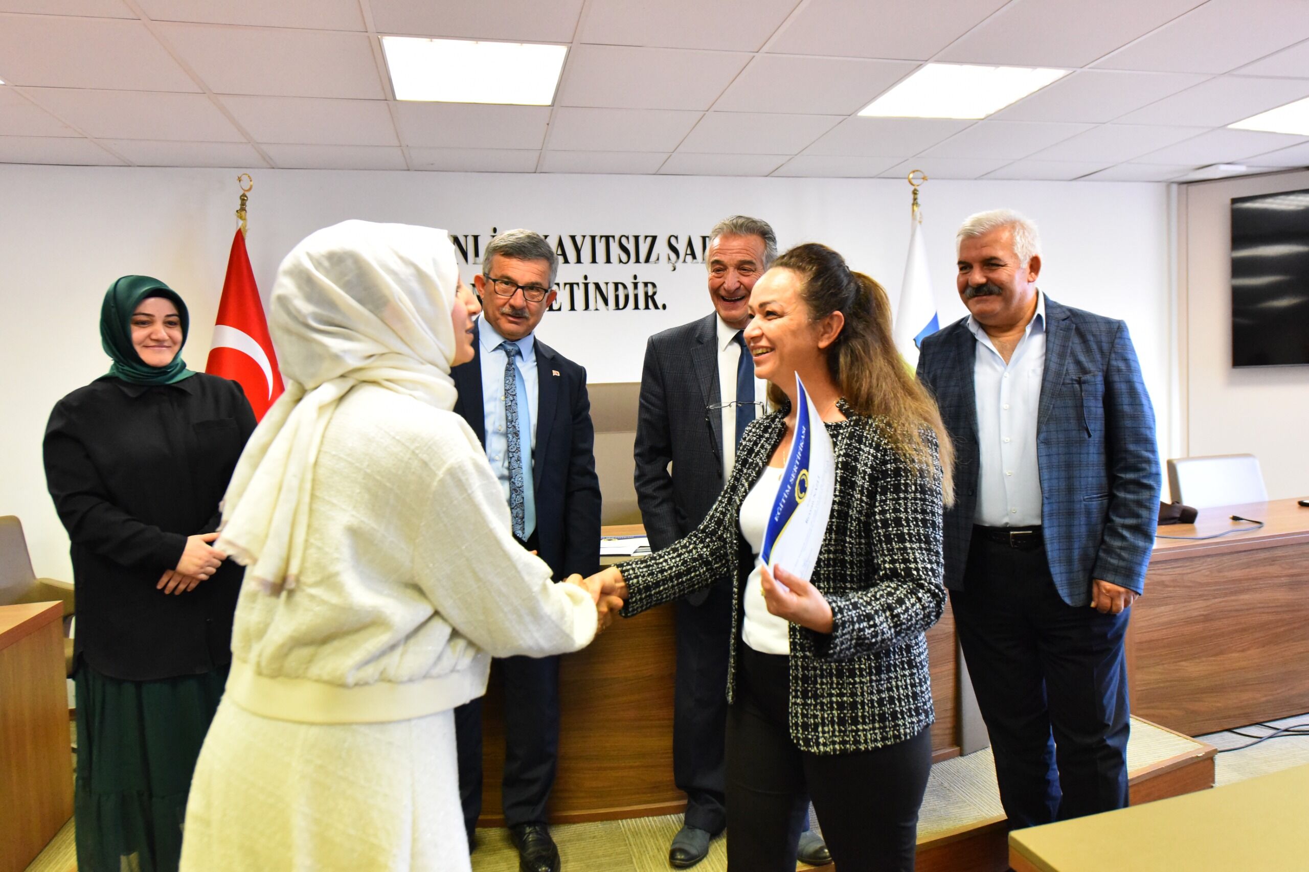 İşaret Di̇li̇ Kursu Serti̇fi̇kalari Tesli̇m Edi̇ldi̇ (8)