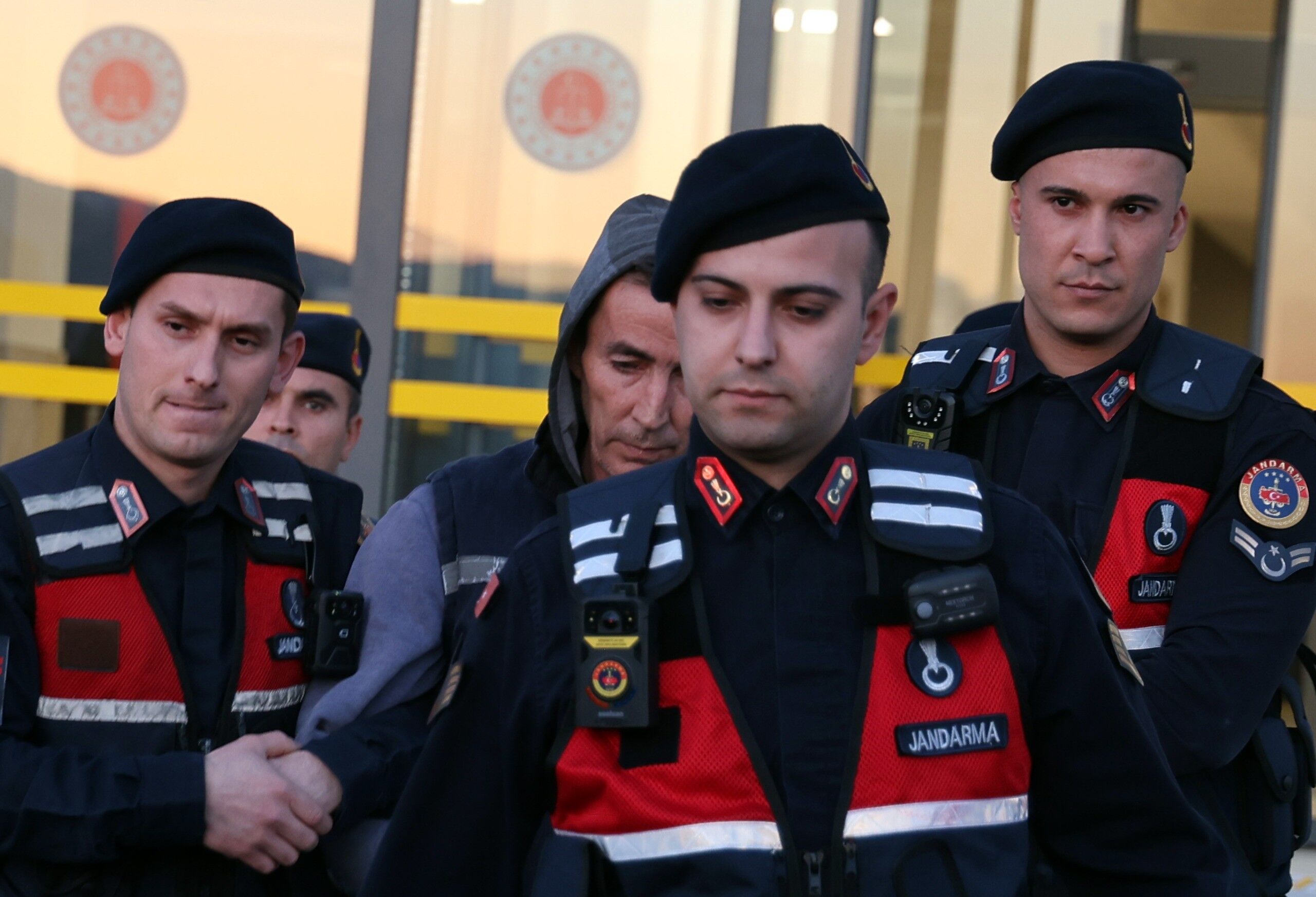 Kadinlar Günü'nde Karisini Öldüren Şahis Tutuklandi! (2)