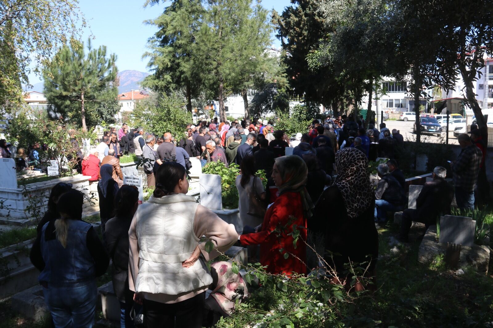 Kadınlar Günü’nde Katledilen Sermin Tombak Fethiye’de Toprağa Verildi (10)