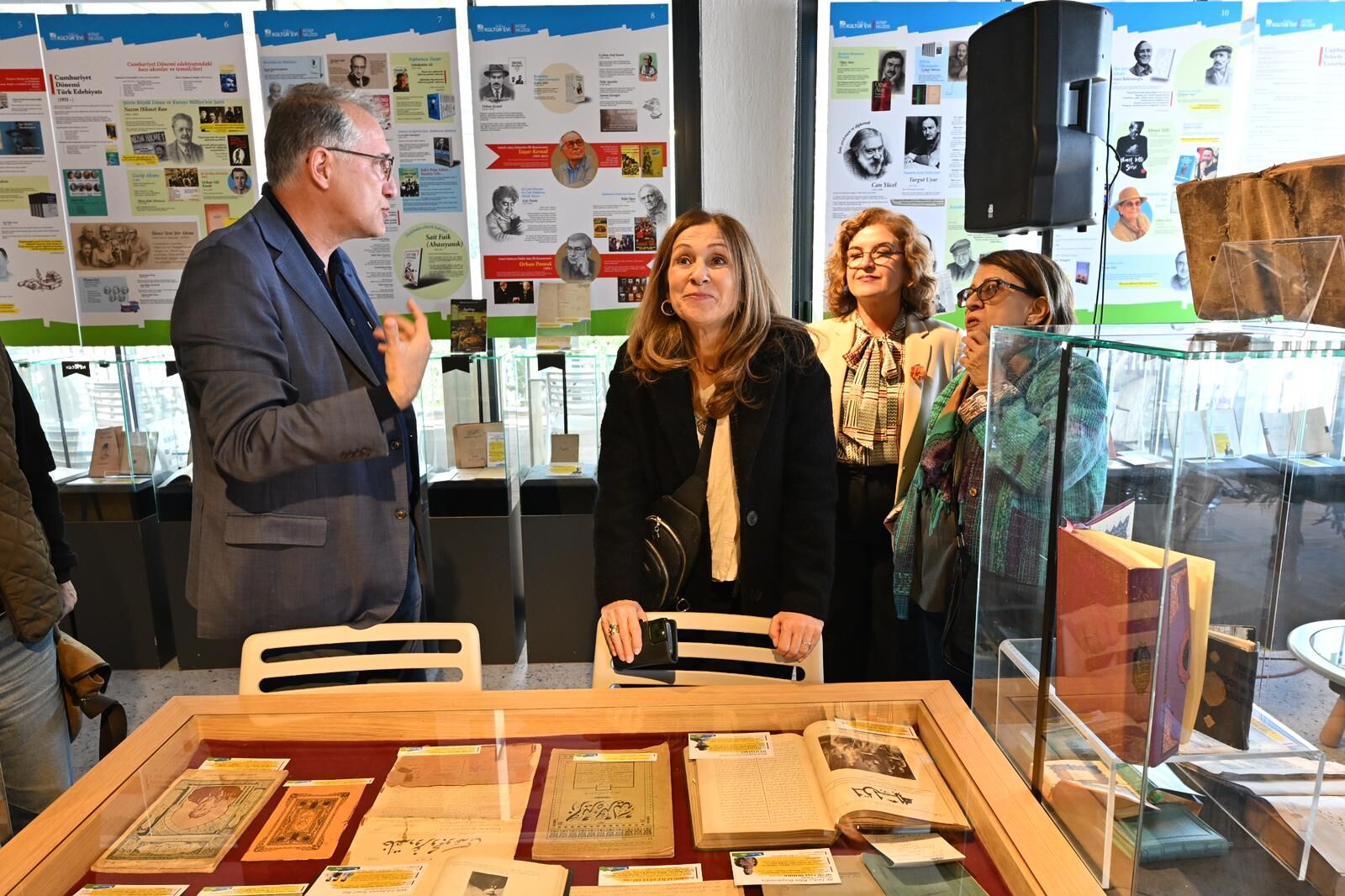 Müge İplikçi, Fethiye Kültür Evi’nde Okurlarıyla Buluştu (1)