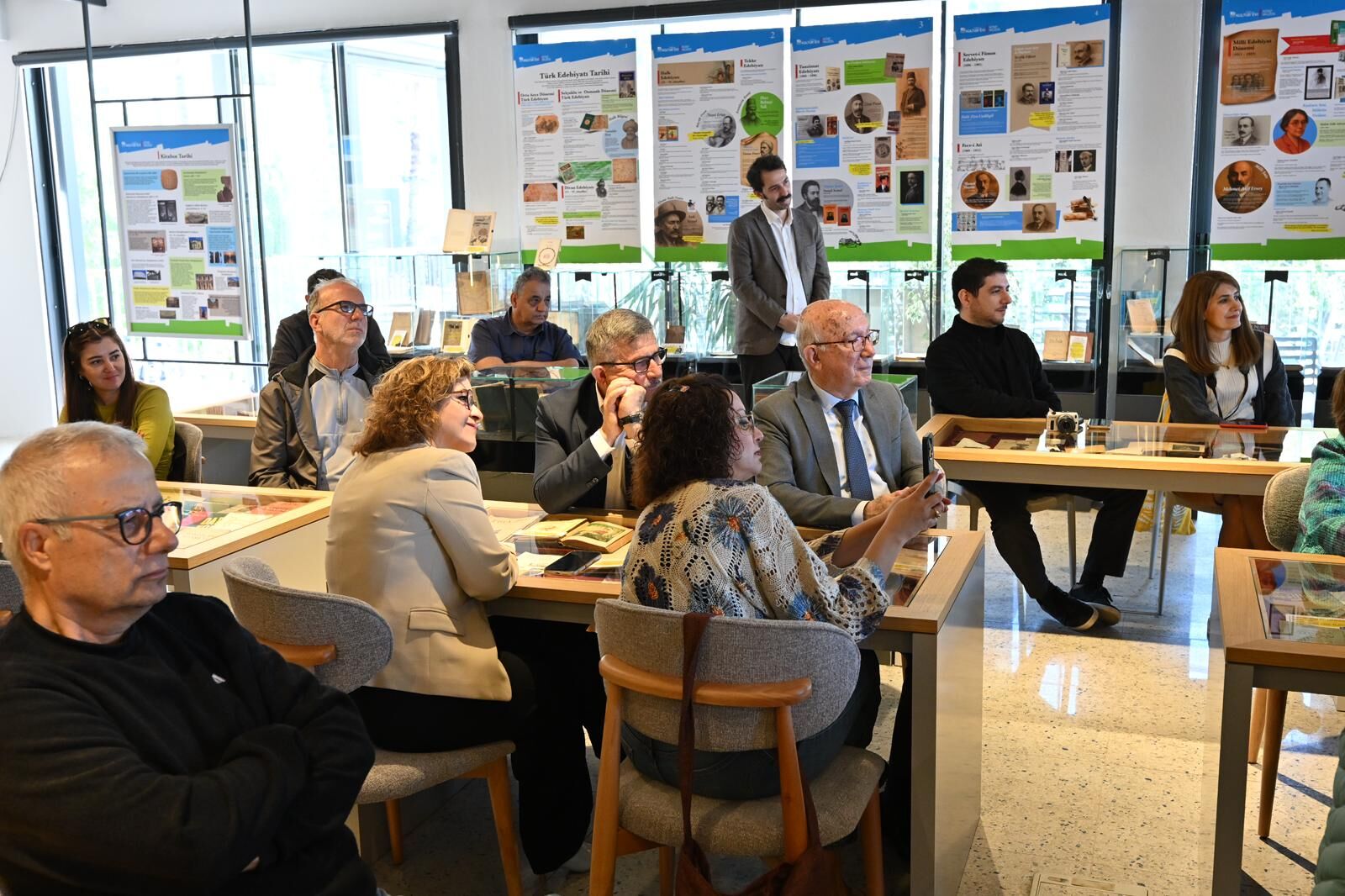 Müge İplikçi, Fethiye Kültür Evi’nde Okurlarıyla Buluştu (3)