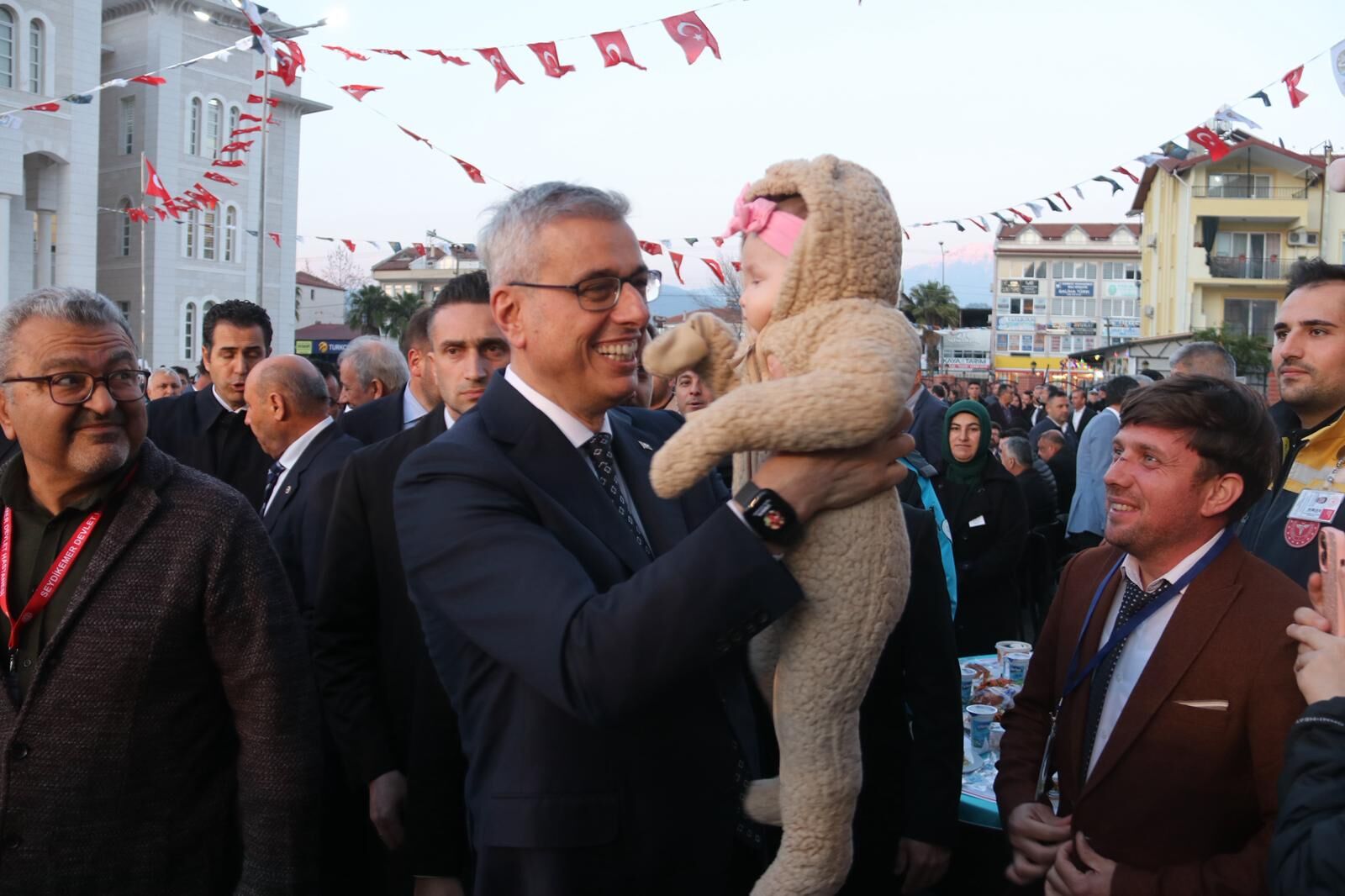 Sağlık Bakanı Memişoğlu Seydikemer’de İftar Programına Katıldı (2)