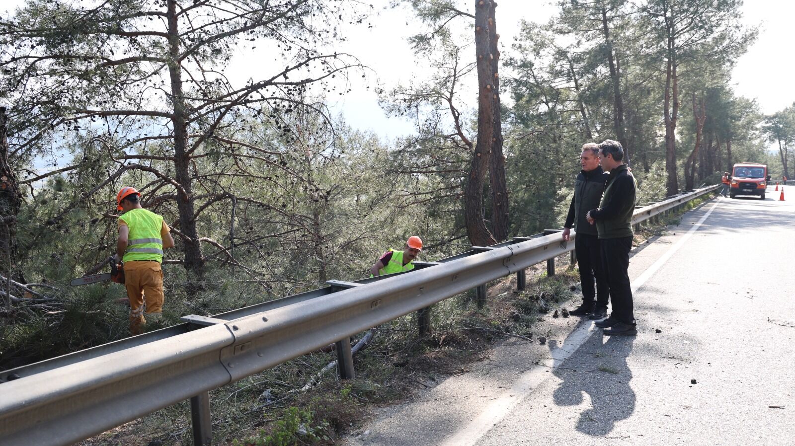 Sakar Geçidinde Orman Yangınlarına Karşı Yol Kenarı Temizliği (6)