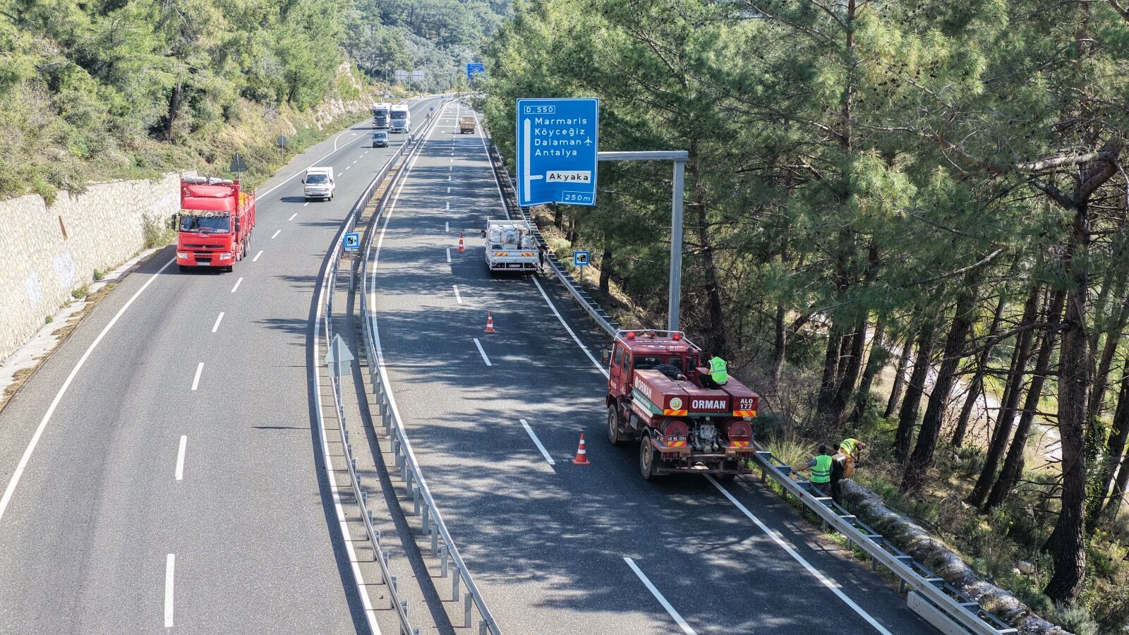 Sakar Geçidinde Orman Yangınlarına Karşı Yol Kenarı Temizliği (9)